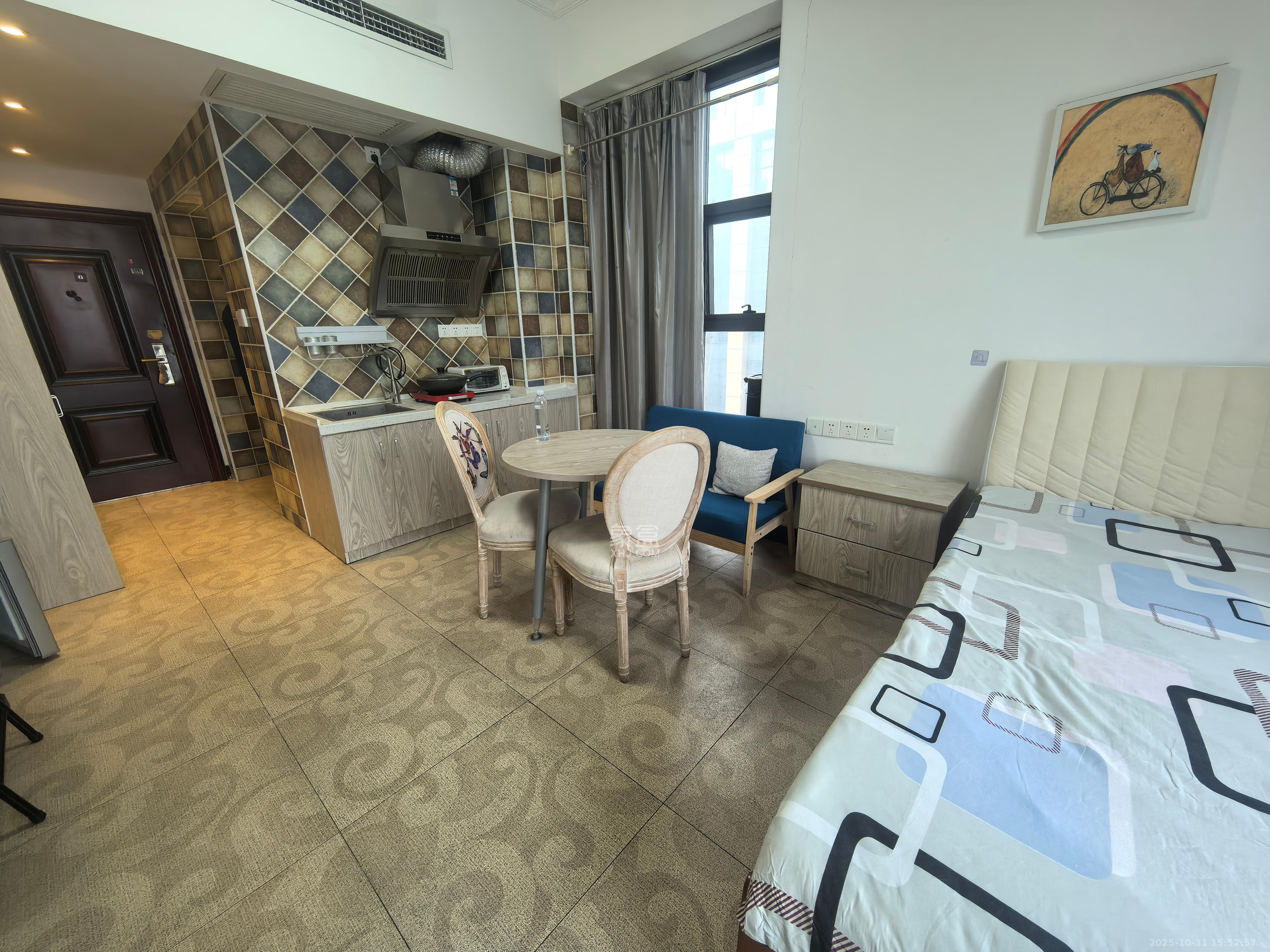 万坤图财富广场  1室1厅1卫    1300.0元/月室内图1