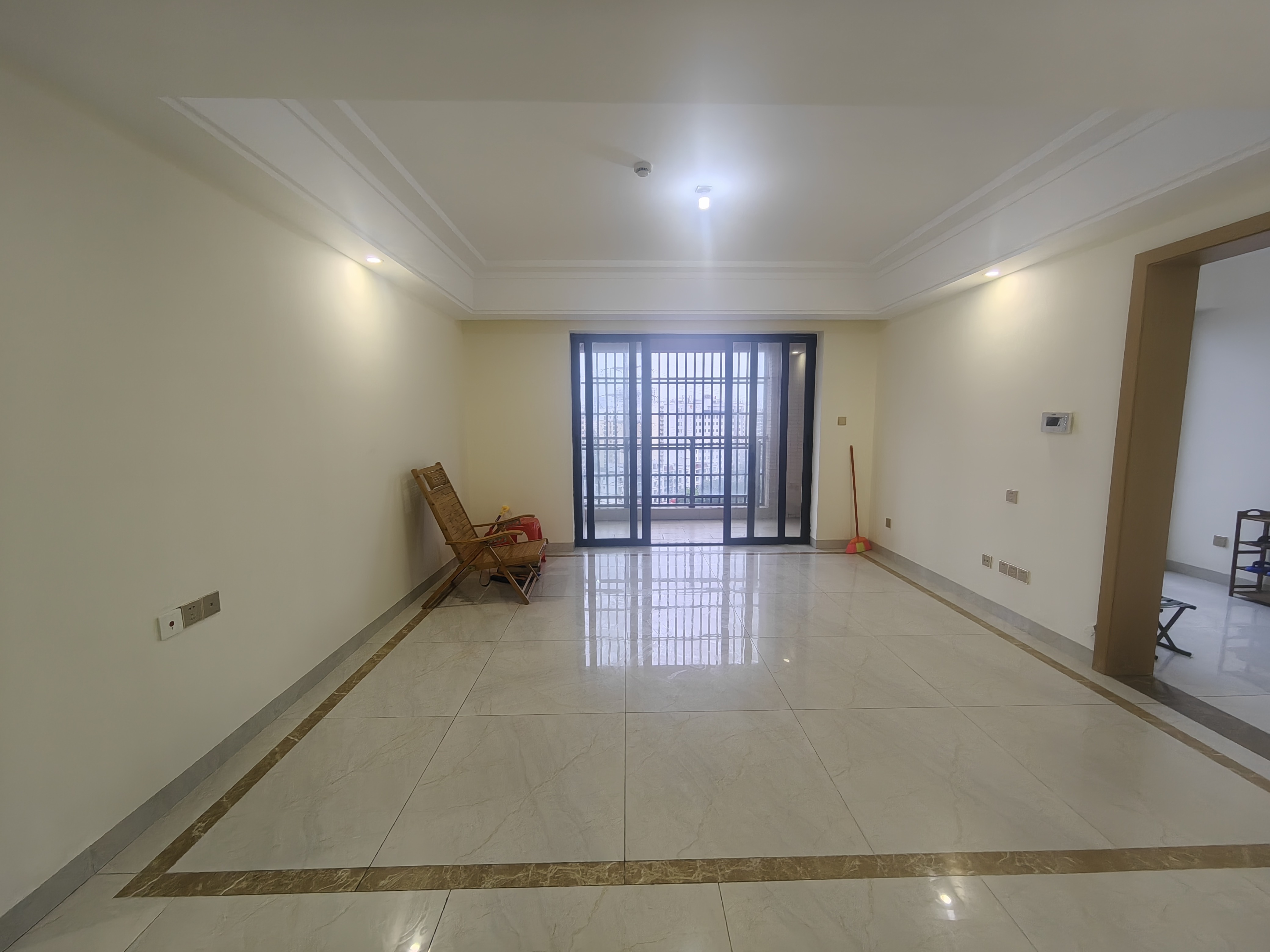 书馨花苑  3室2厅2卫    3000.0元/月