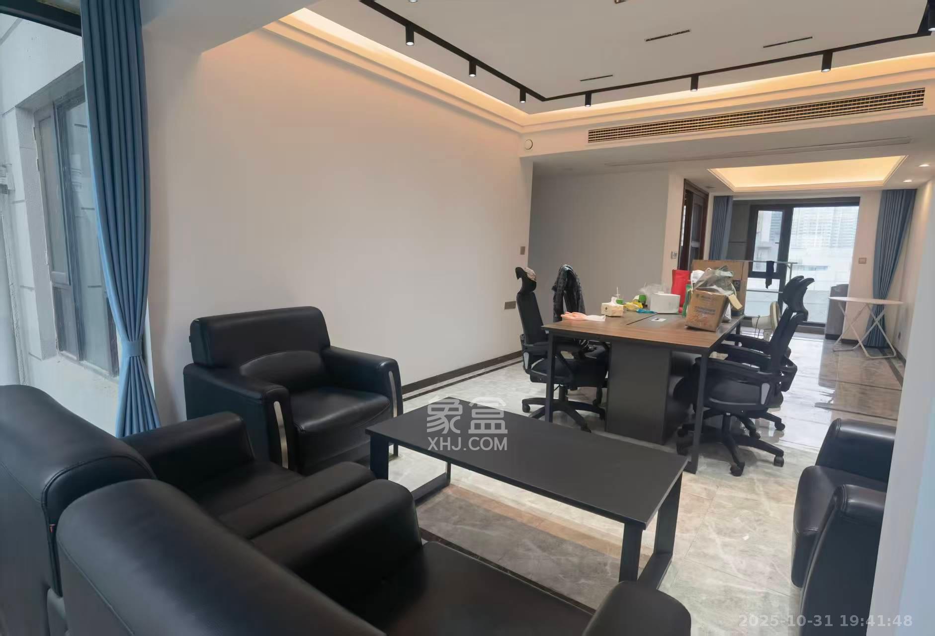 绿地长沙城际空间站（绿地新里佳苑）  5室2厅3卫    6000.0元/月