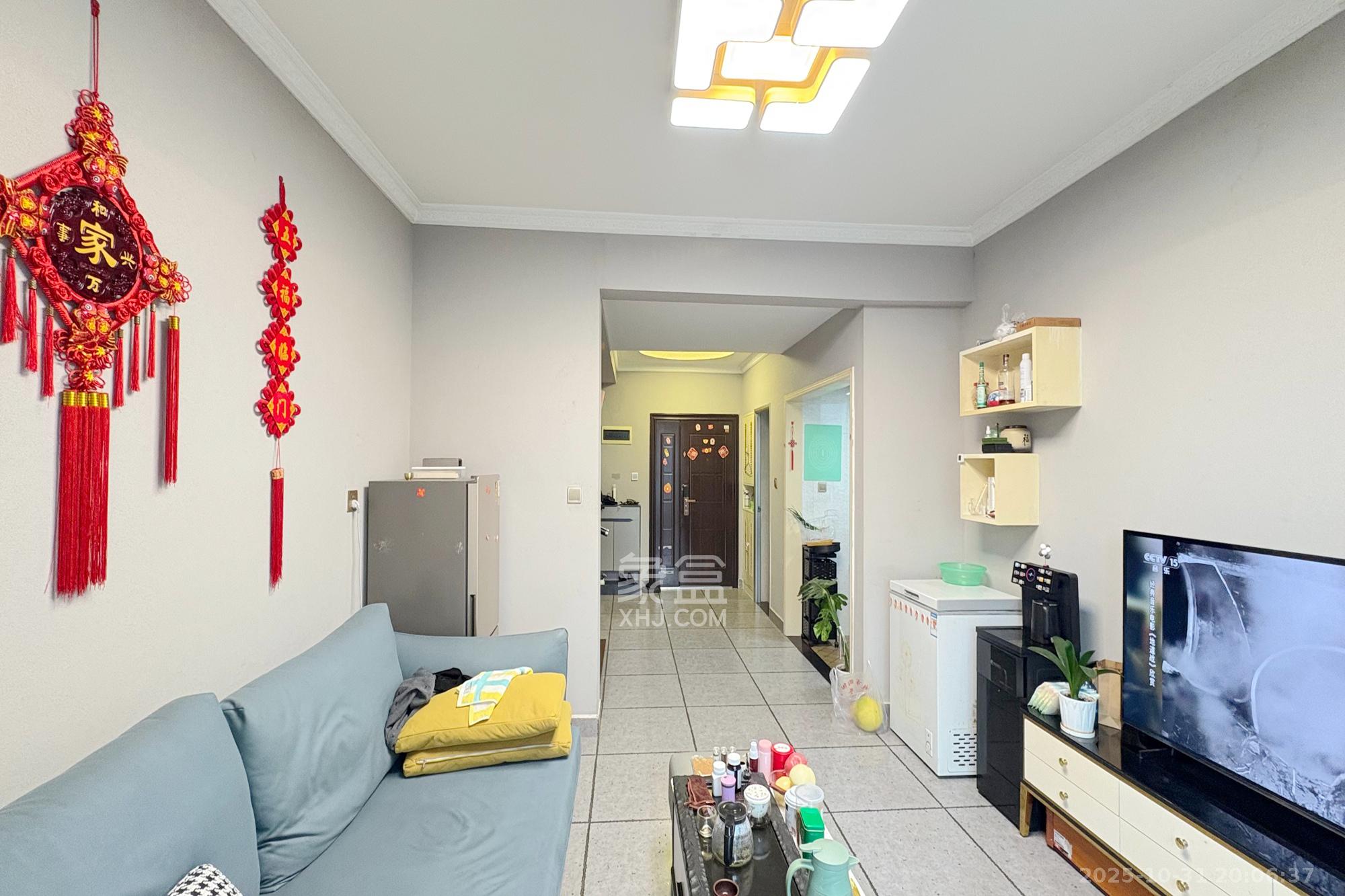 凯乐国际城  2室2厅2卫    80.0万 凯乐国际城  2室2厅2卫    80.0万客厅