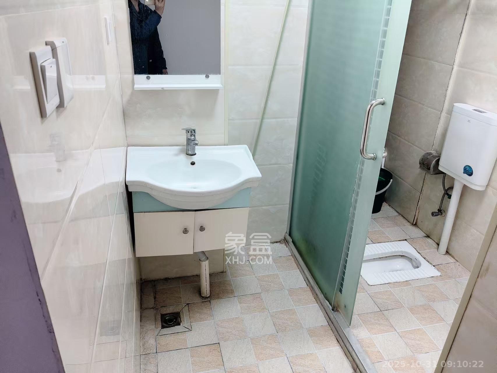 叠彩兰亭 3室2厅1卫 2300.0元/月 叠彩兰亭 3室2厅1卫 2300.0元/月室内图