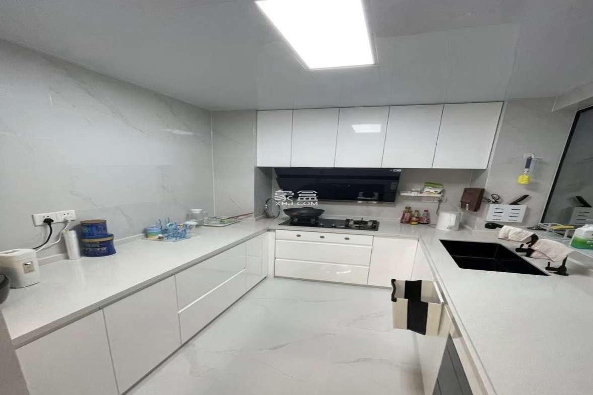 铭德美景苑 3室2厅2卫 3600.0元/月 铭德美景苑 3室2厅2卫 3600.0元/月室内图