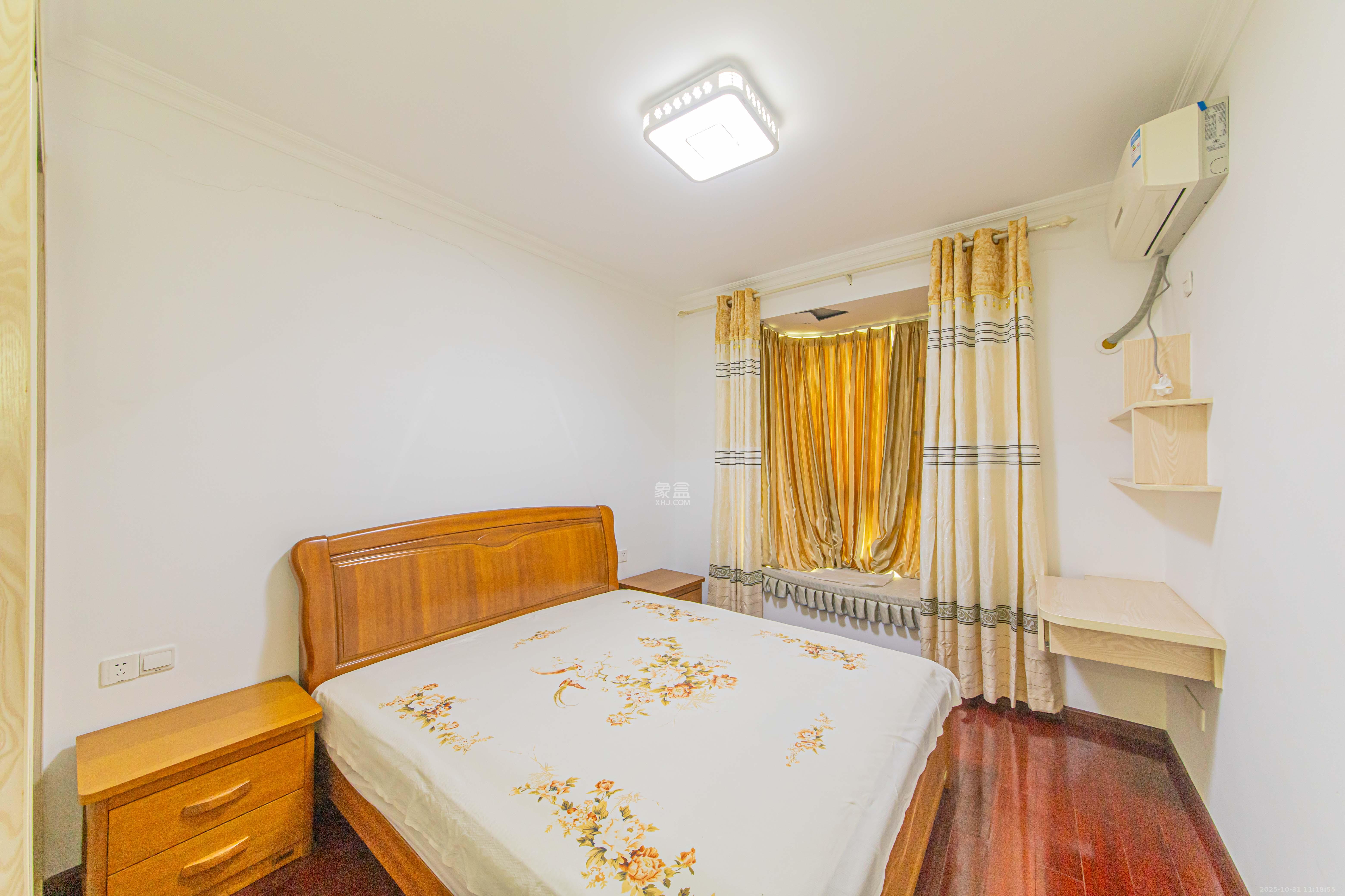 德泽苑 5室2厅2卫 108.0万 德泽苑 5室2厅2卫 108.0万卧室