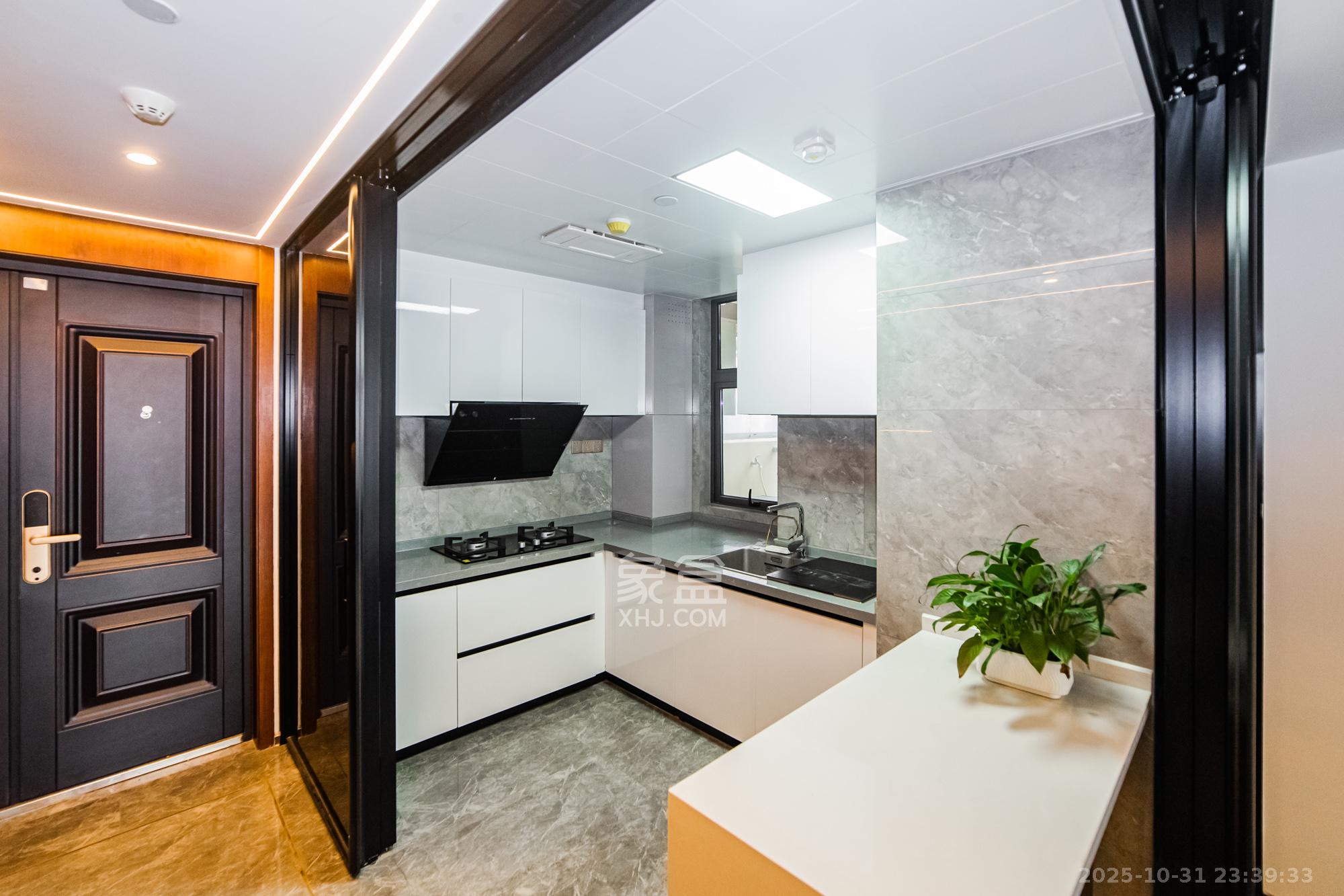 北辰瀚江府  3室2厅2卫    240.0万厨房