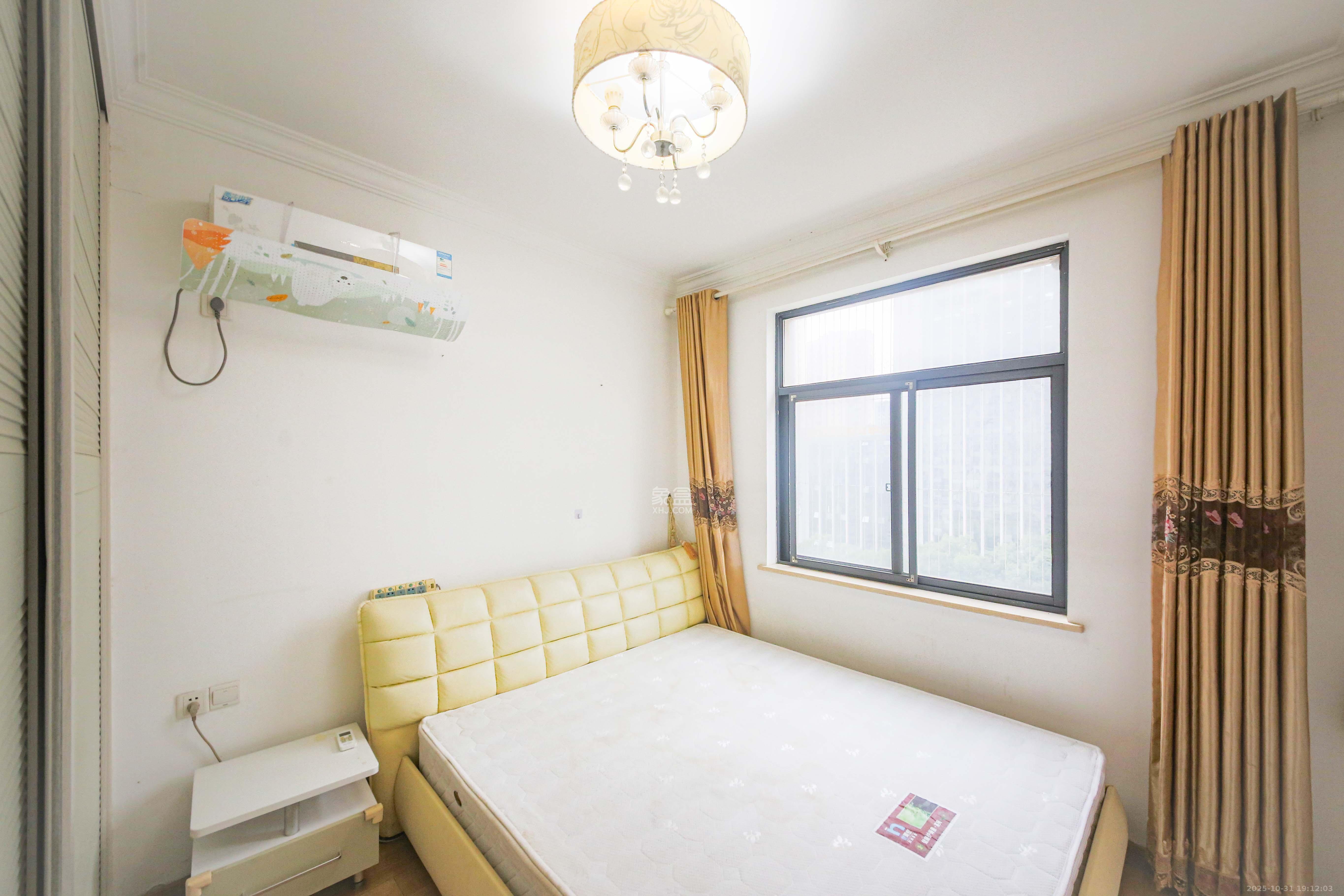 青园 2室2厅1卫 82.0万 青园 2室2厅1卫 82.0万卧室