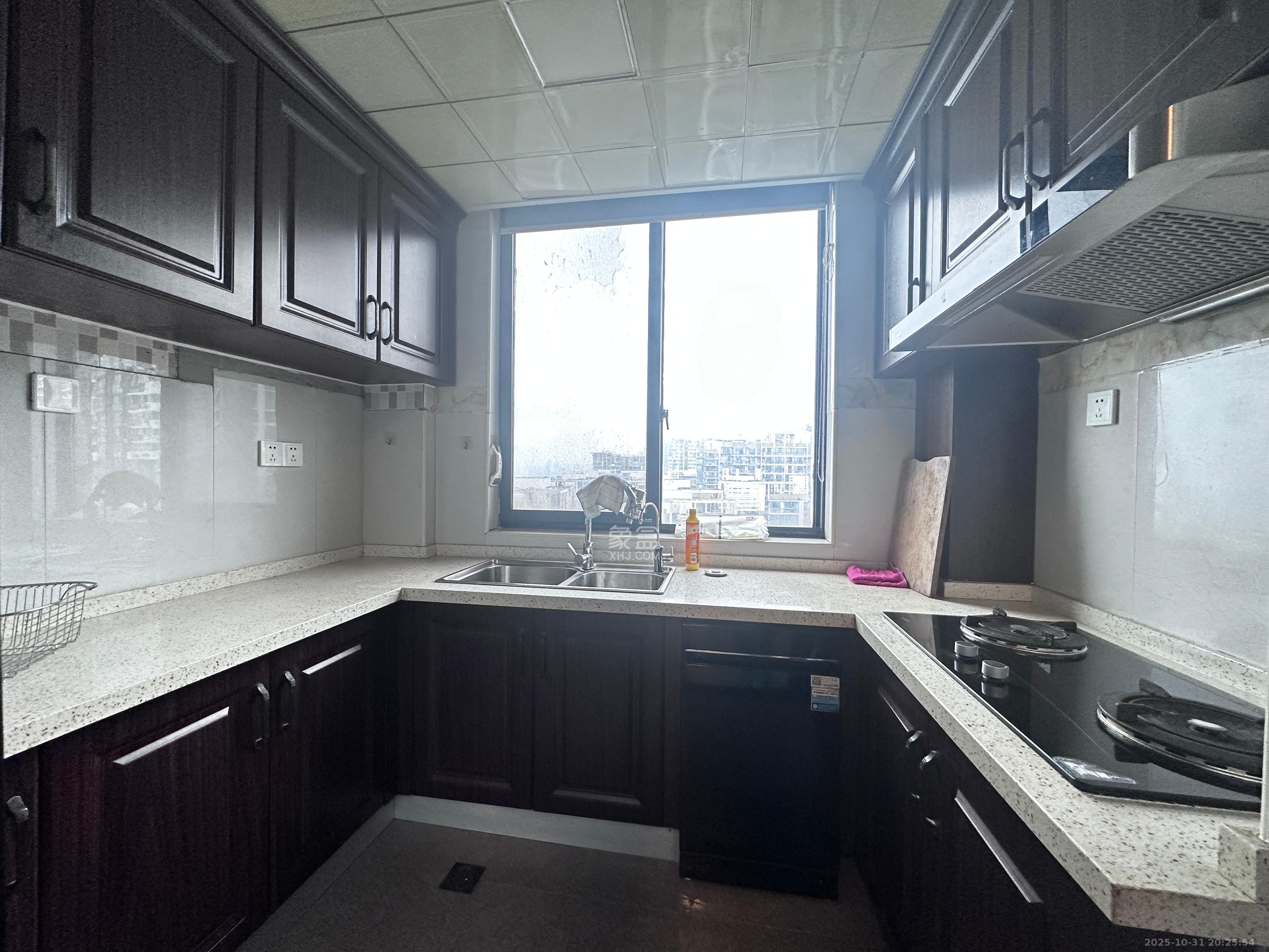 湘江世纪城悦江苑  3室2厅2卫    3000.0元/月 湘江世纪城悦江苑  3室2厅2卫    3000.0元/月室内图