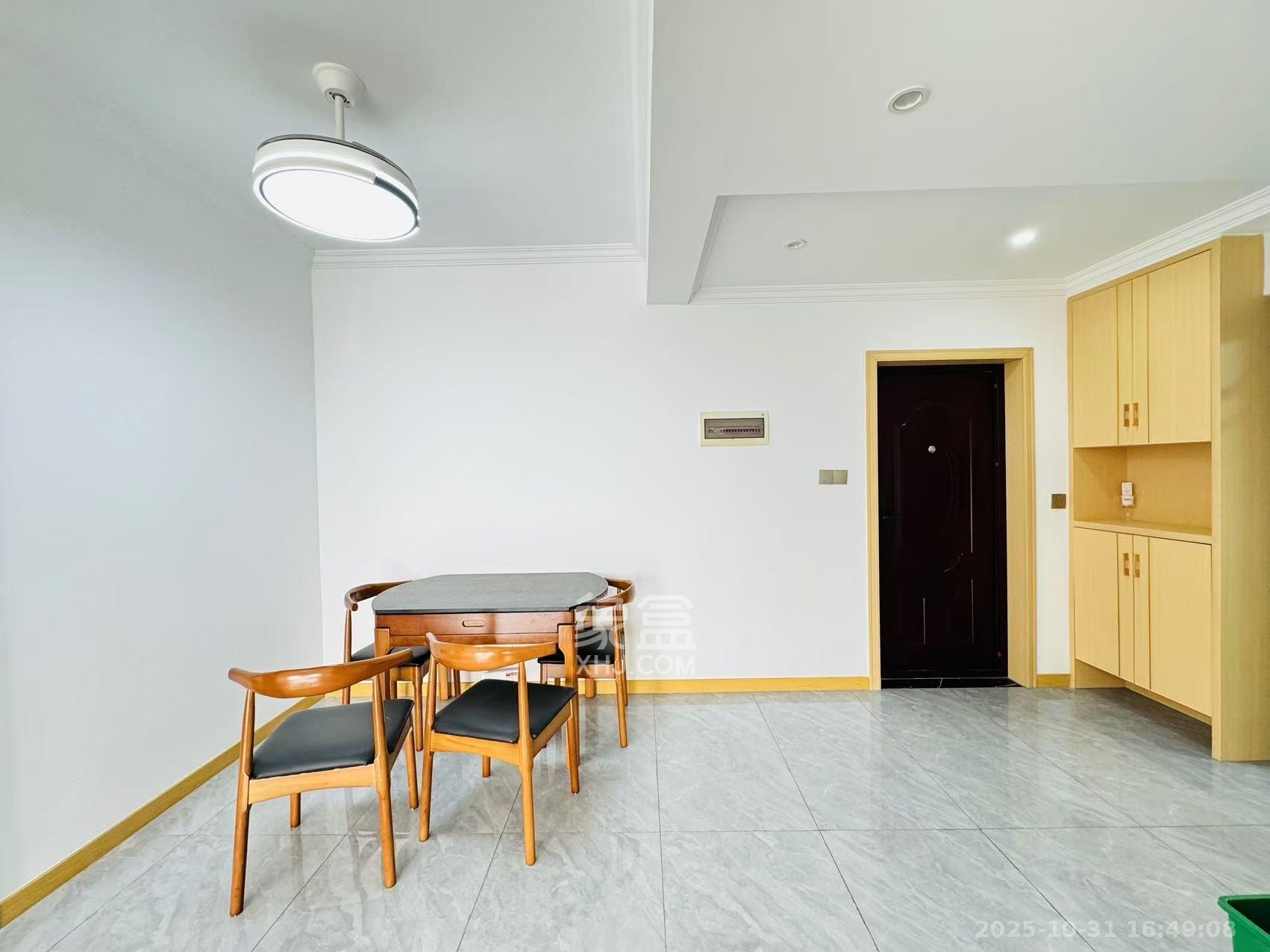 江山如画  2室2厅1卫    2600.0元/月室内图