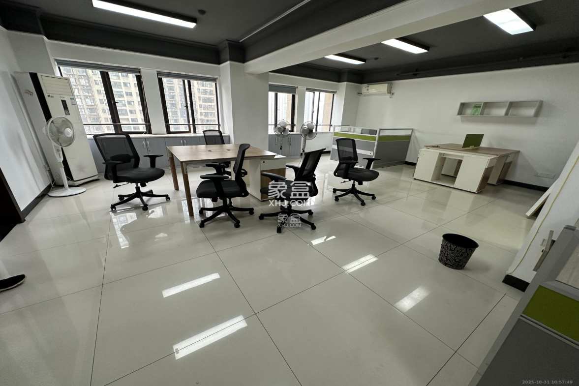 钰龙天下二期(钰龙佳园) 1室1厅1卫 1200.0元/月 钰龙天下二期(钰龙佳园) 1室1厅1卫 1200.0元/月室内图