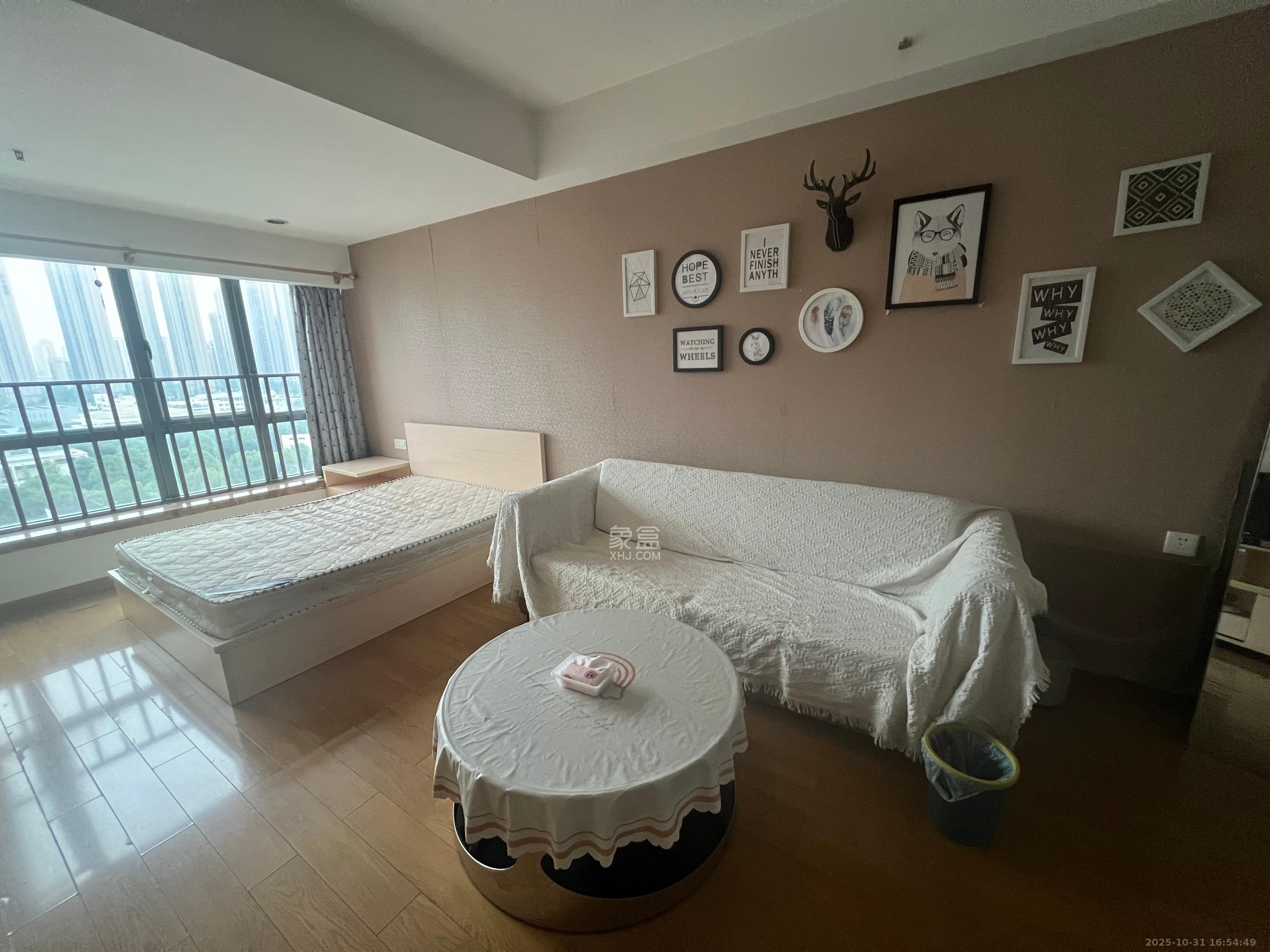 融科檀香山（融科紫檀、香山国际）  1室1厅1卫    1700.0元/月