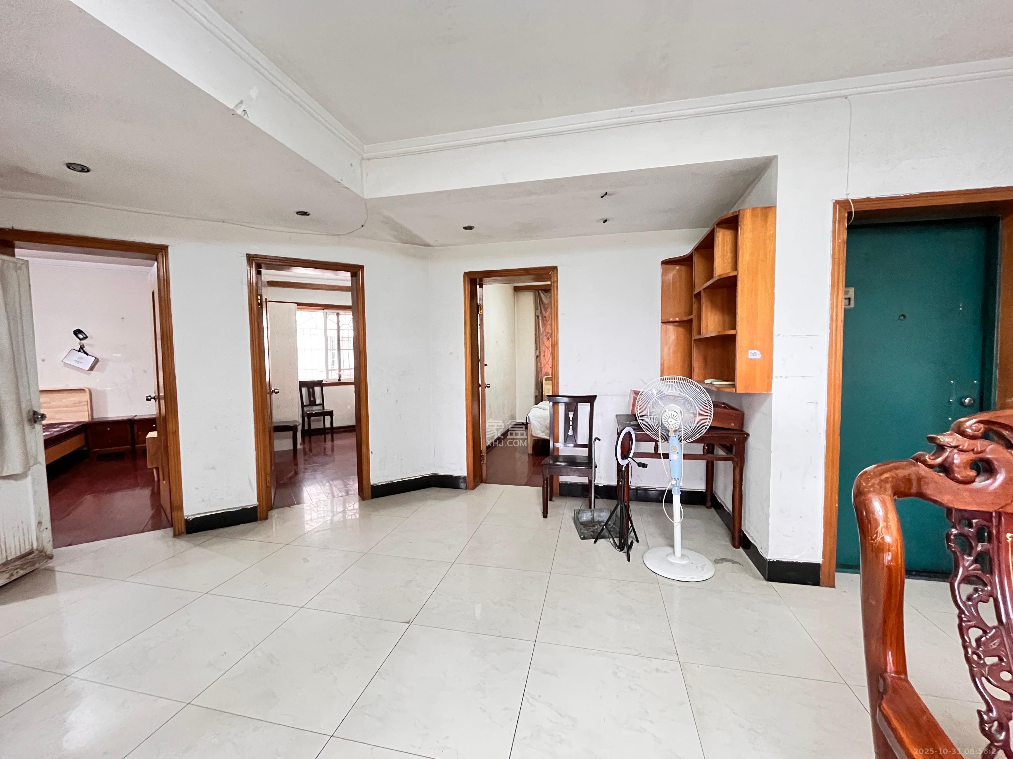 德政园  3室2厅1卫    1700.0元/月