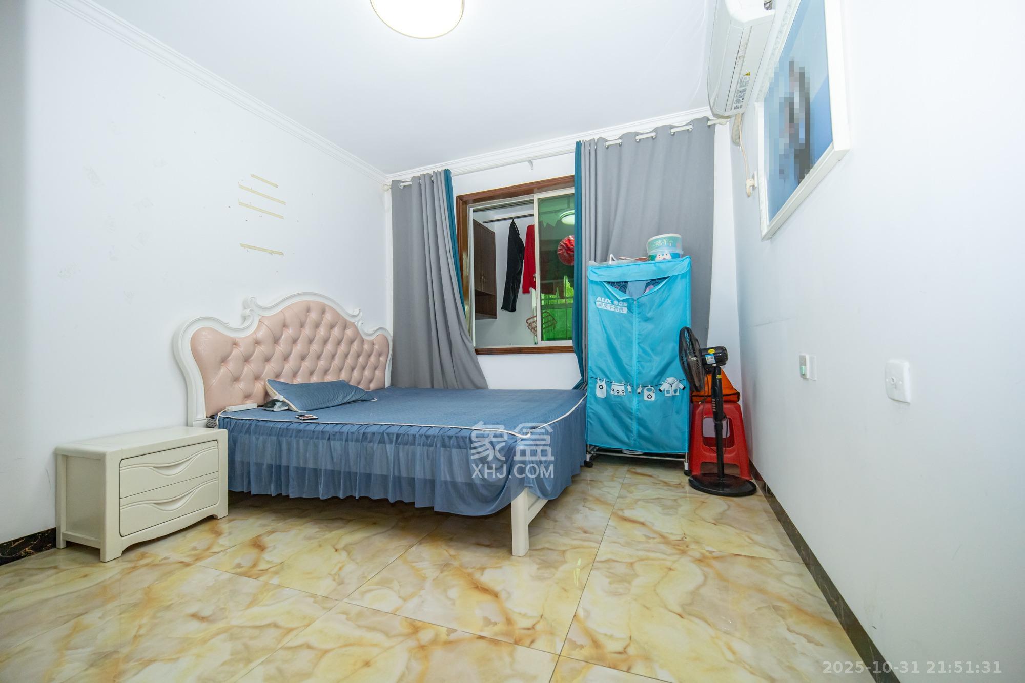 中南汽车世界  3室2厅2卫    39.8万卧室