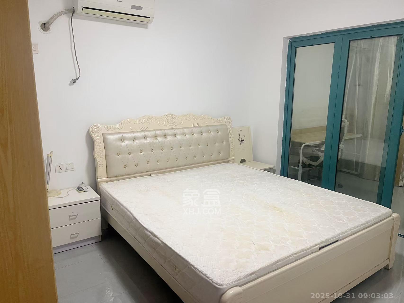 蝴蝶谷  1室2厅1卫    1800.0元/月室内图