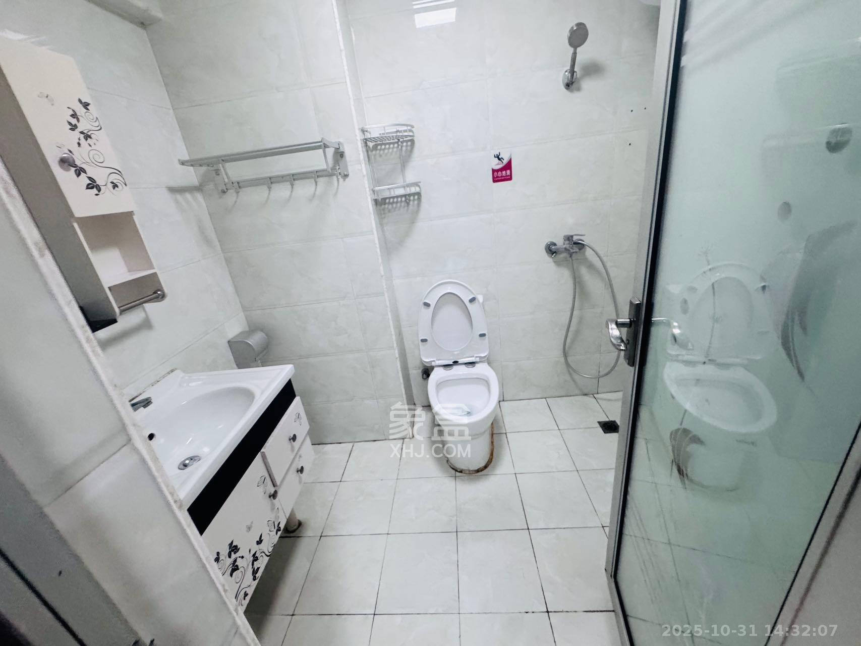 创世纪广场  1室1厅1卫    1500.0元/月室内图