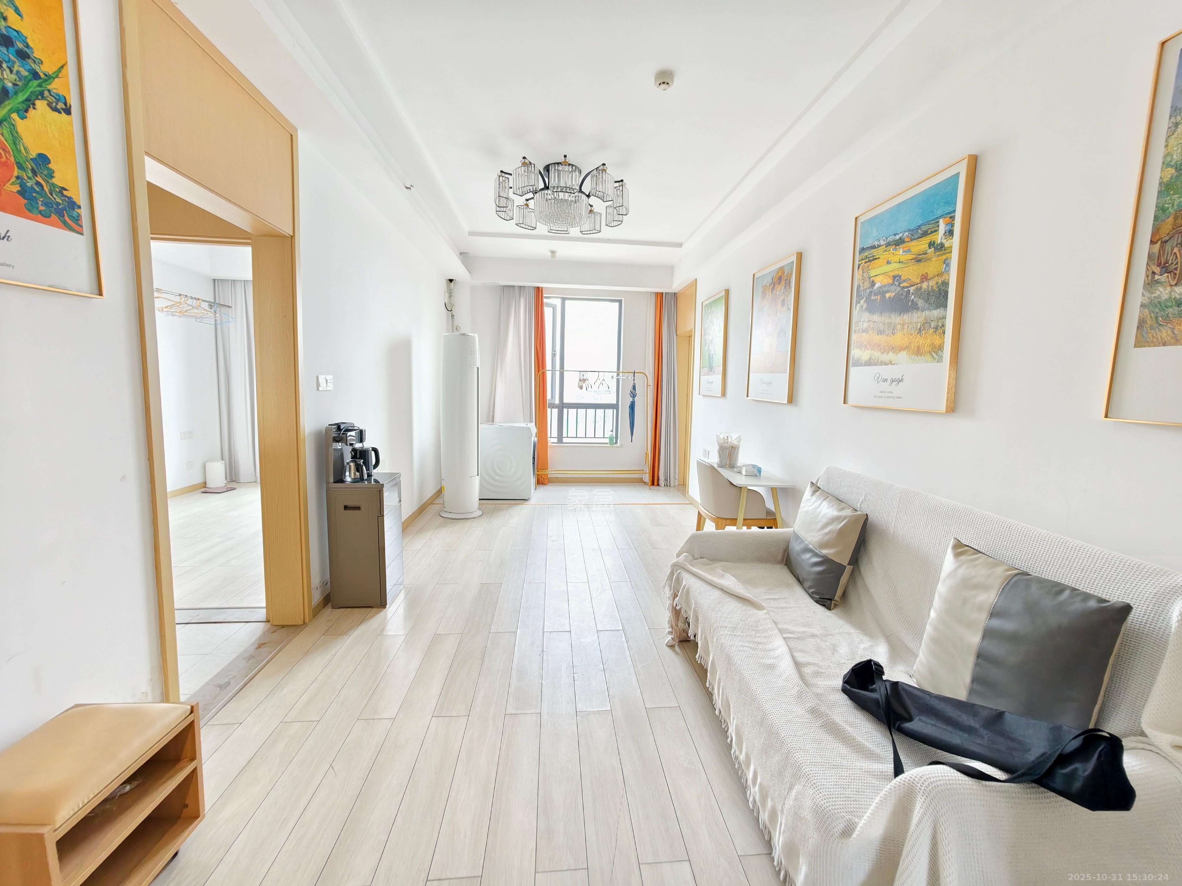 启迪协信中心  2室2厅1卫    2400.0元/月 启迪协信中心  2室2厅1卫    2400.0元/月