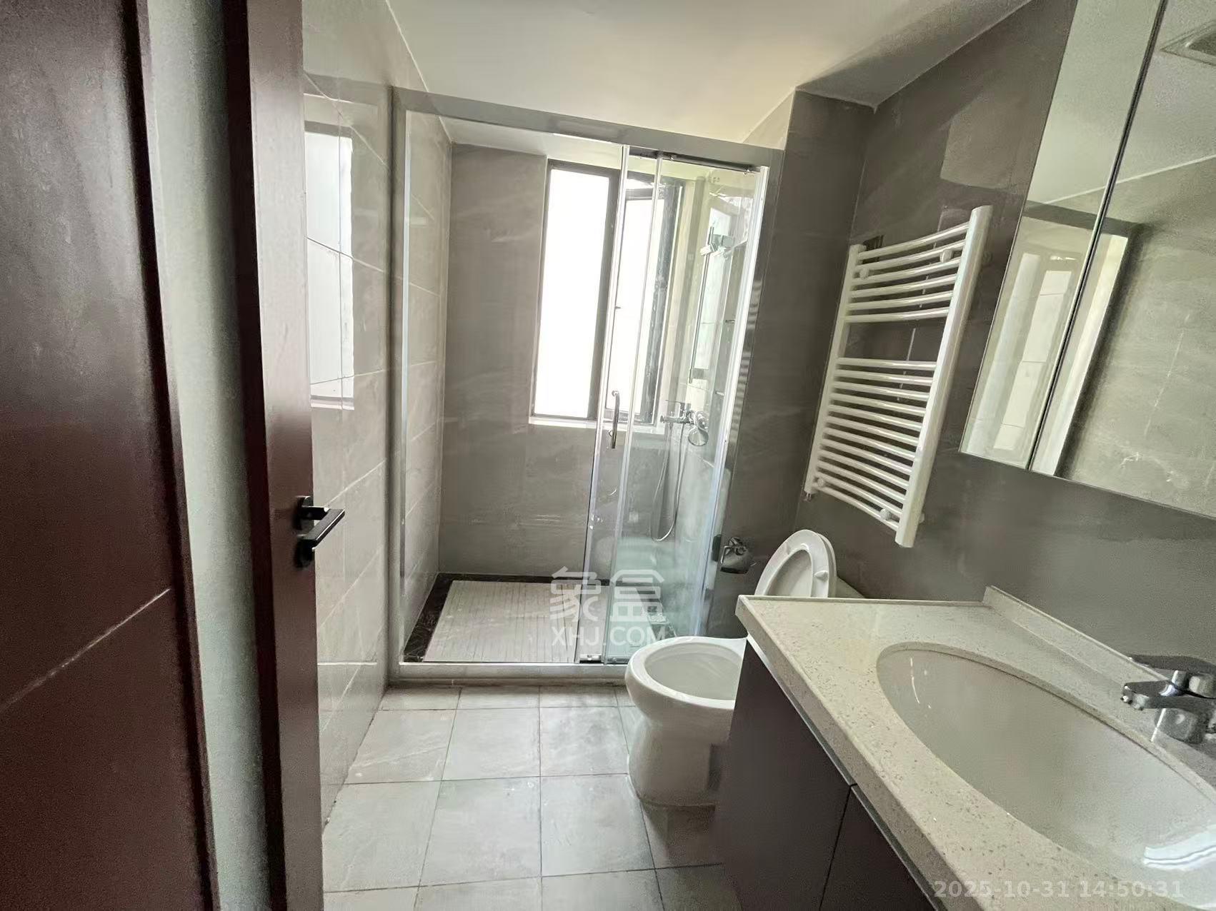 绿地长沙城际空间站(绿地新里佳苑)  4室2厅2卫    4200.0元/月 绿地长沙城际空间站(绿地新里佳苑)  4室2厅2卫    4200.0元/月室内图