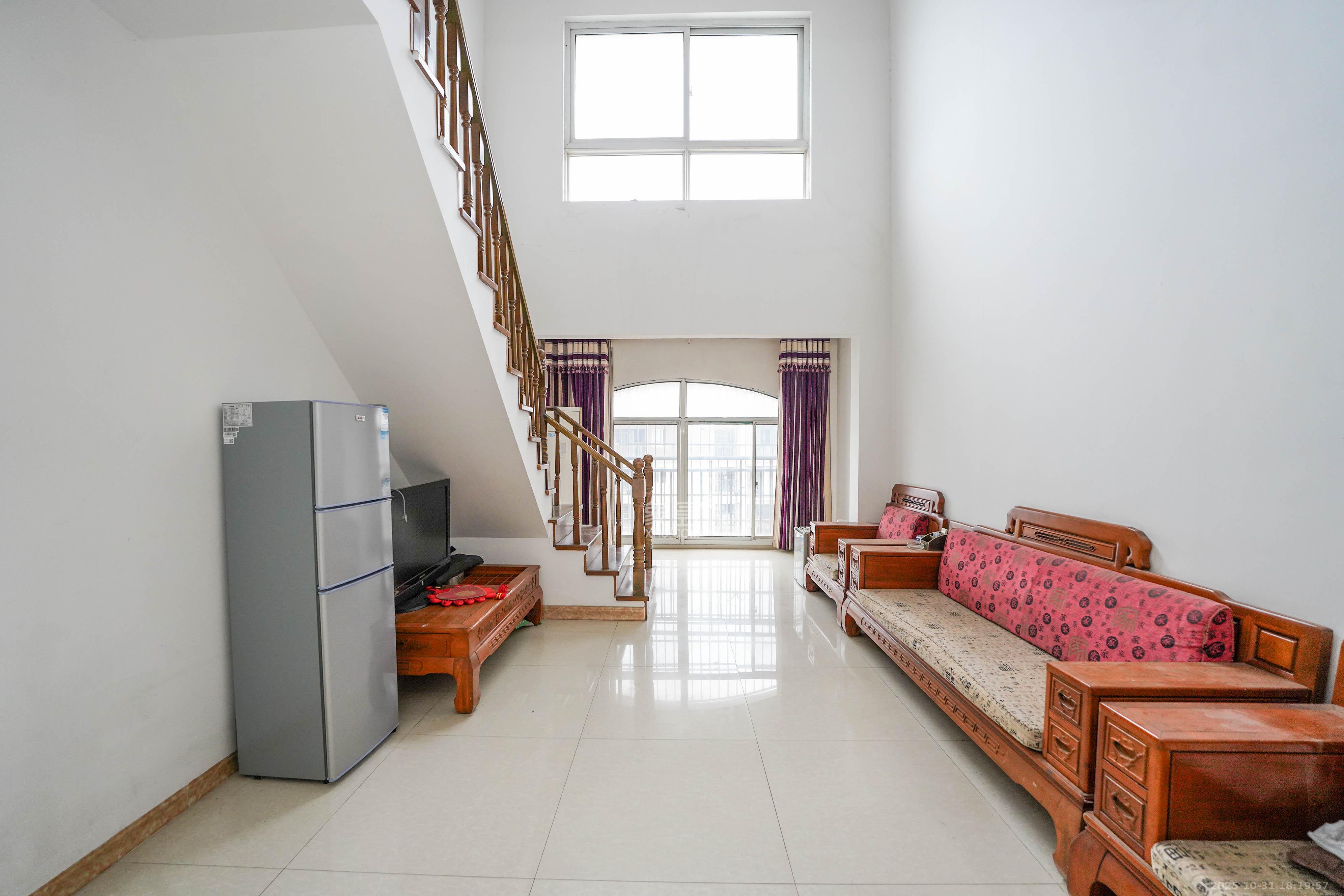 南郡雅园  4室2厅2卫    62.0万