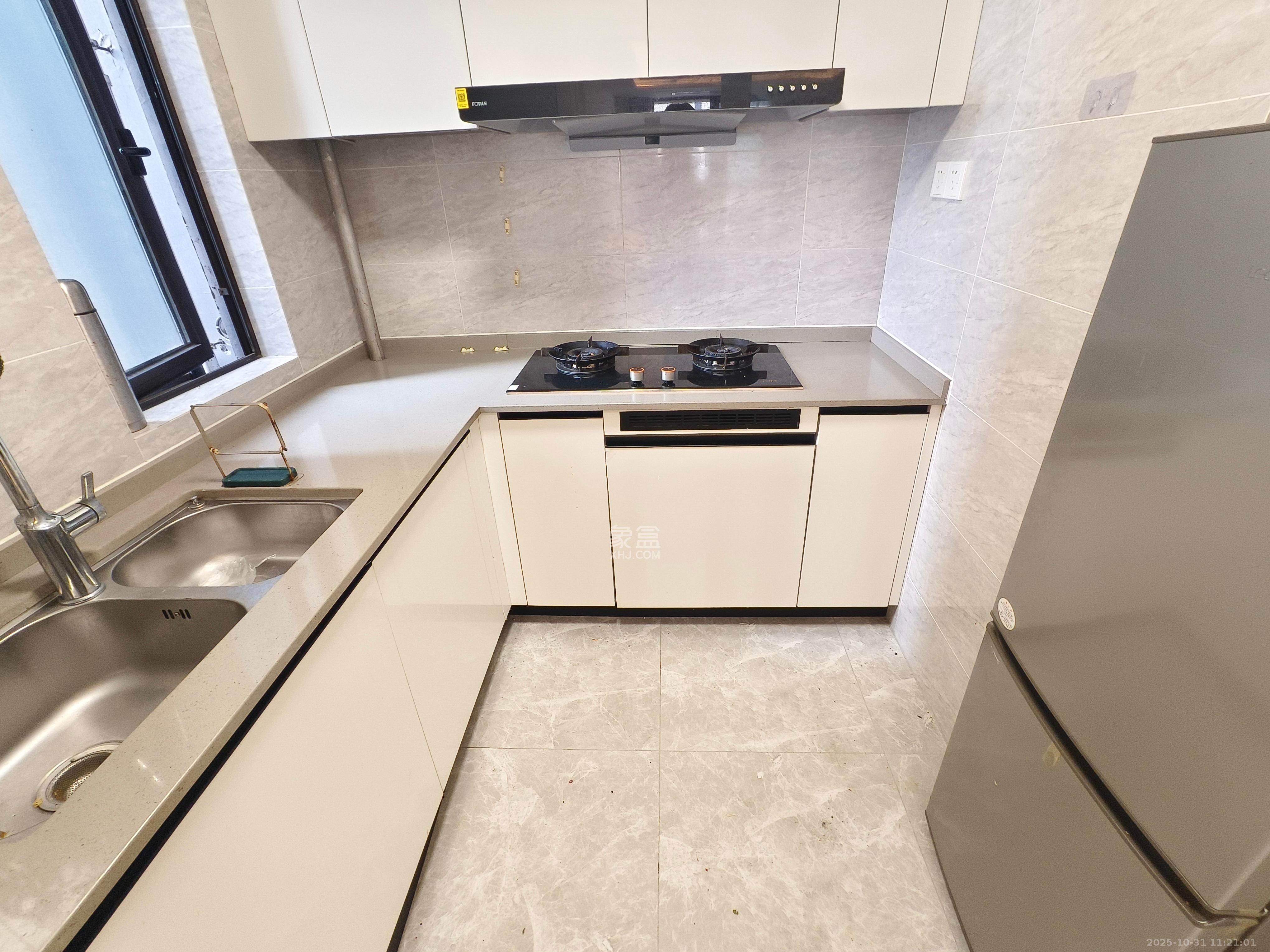 万科金色梦想C区  3室2厅2卫    3000.0元/月室内图