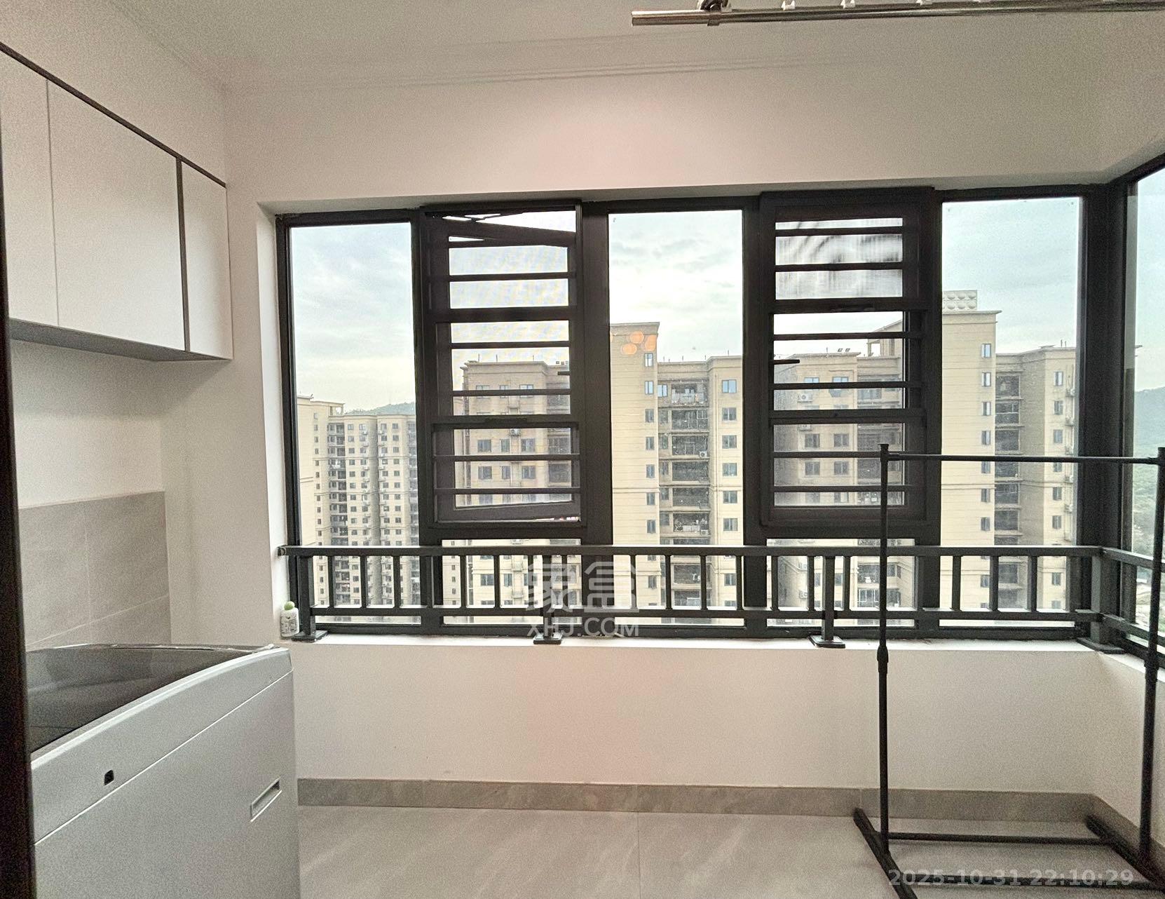 澳海月亮湾  3室2厅1卫    2200.0元/月室内图