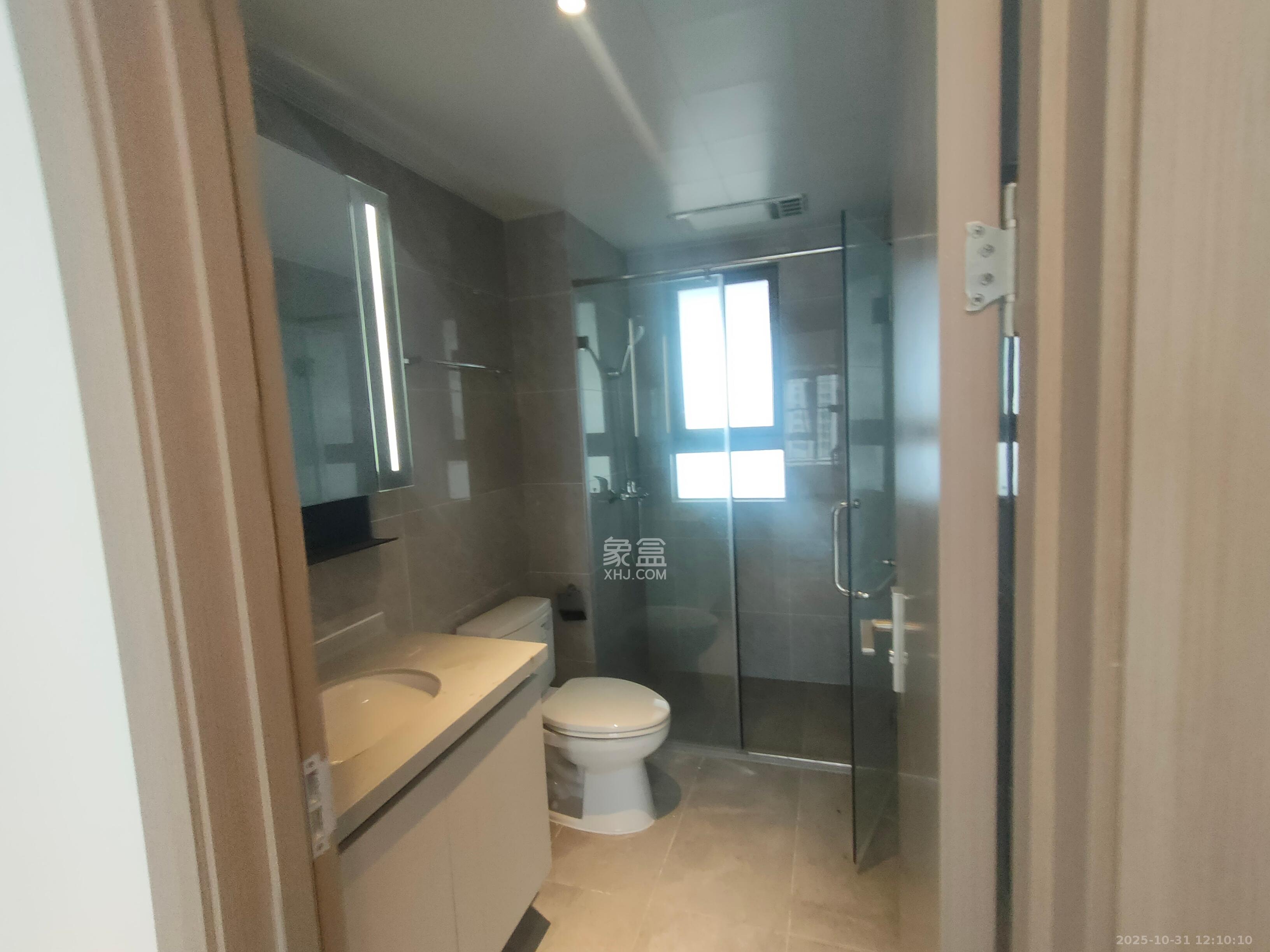 佳兆业滨江四季  3室2厅2卫    2800.0元/月室内图