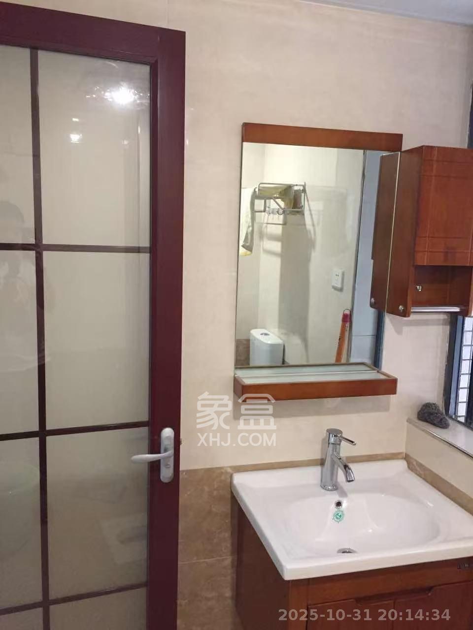 泰龙华府  3室2厅1卫    2500.0元/月室内图