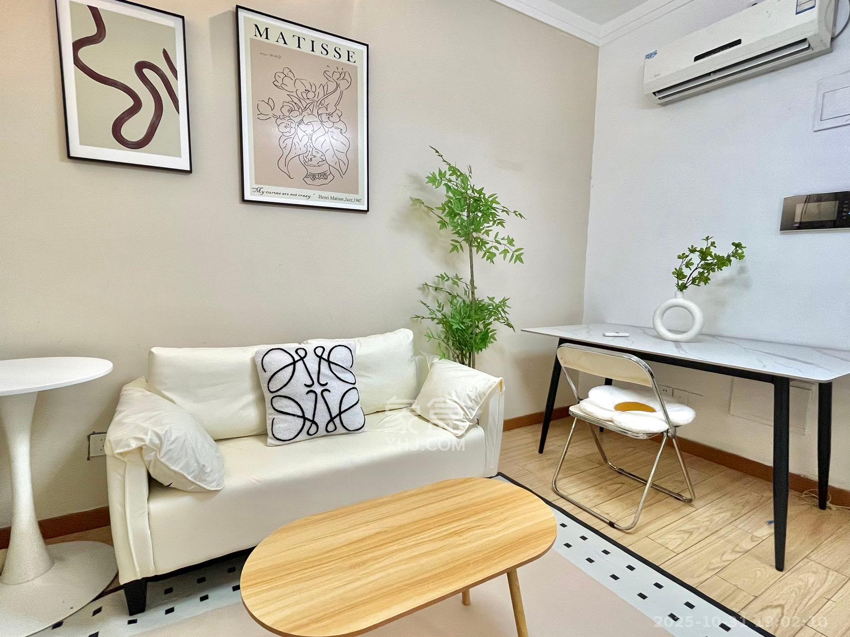 藏珑湖上国际花园  1室1厅1卫    2250.0元/月室内图