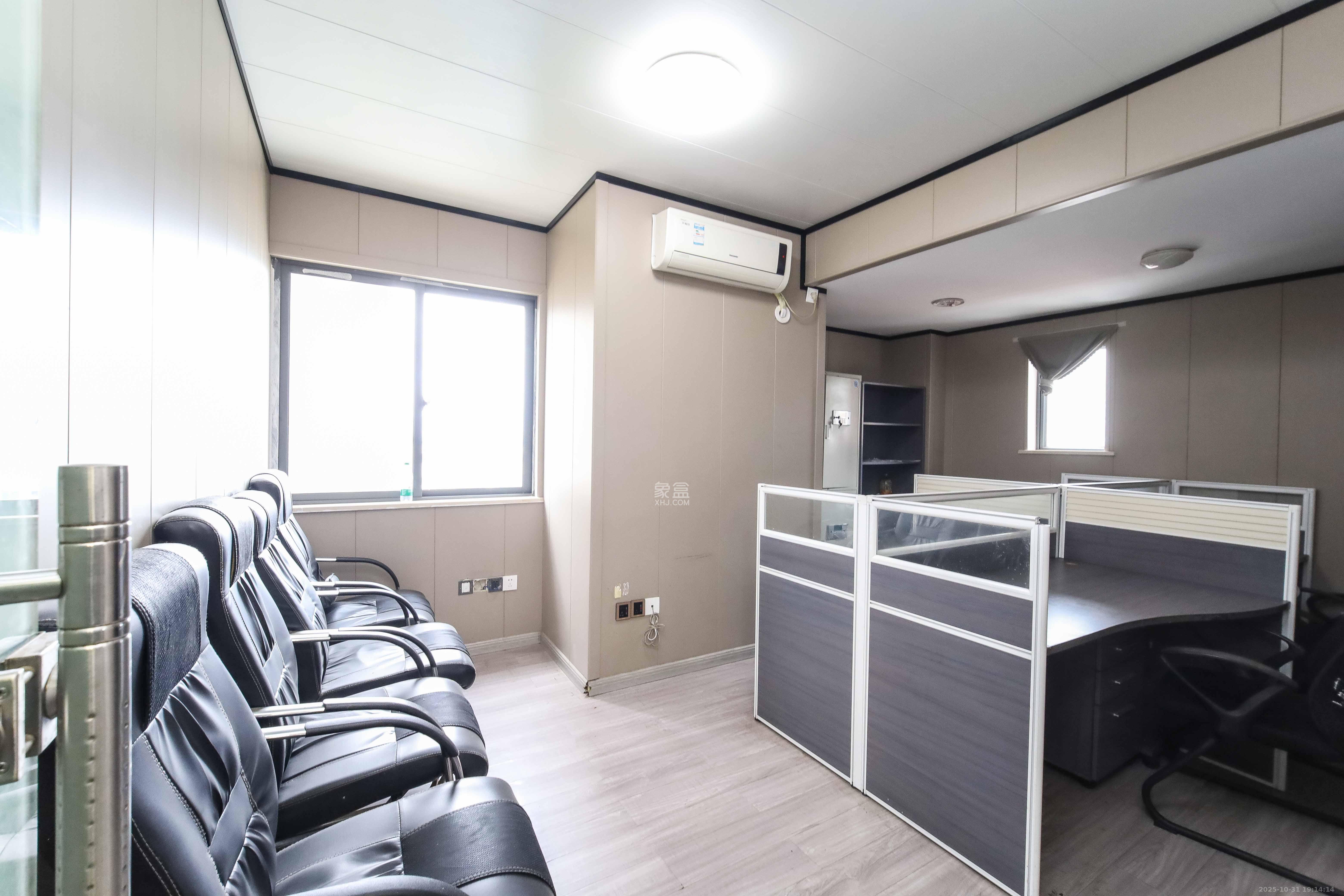 东方芙蓉 4室2厅1卫 116.0万 东方芙蓉 4室2厅1卫 116.0万卧室