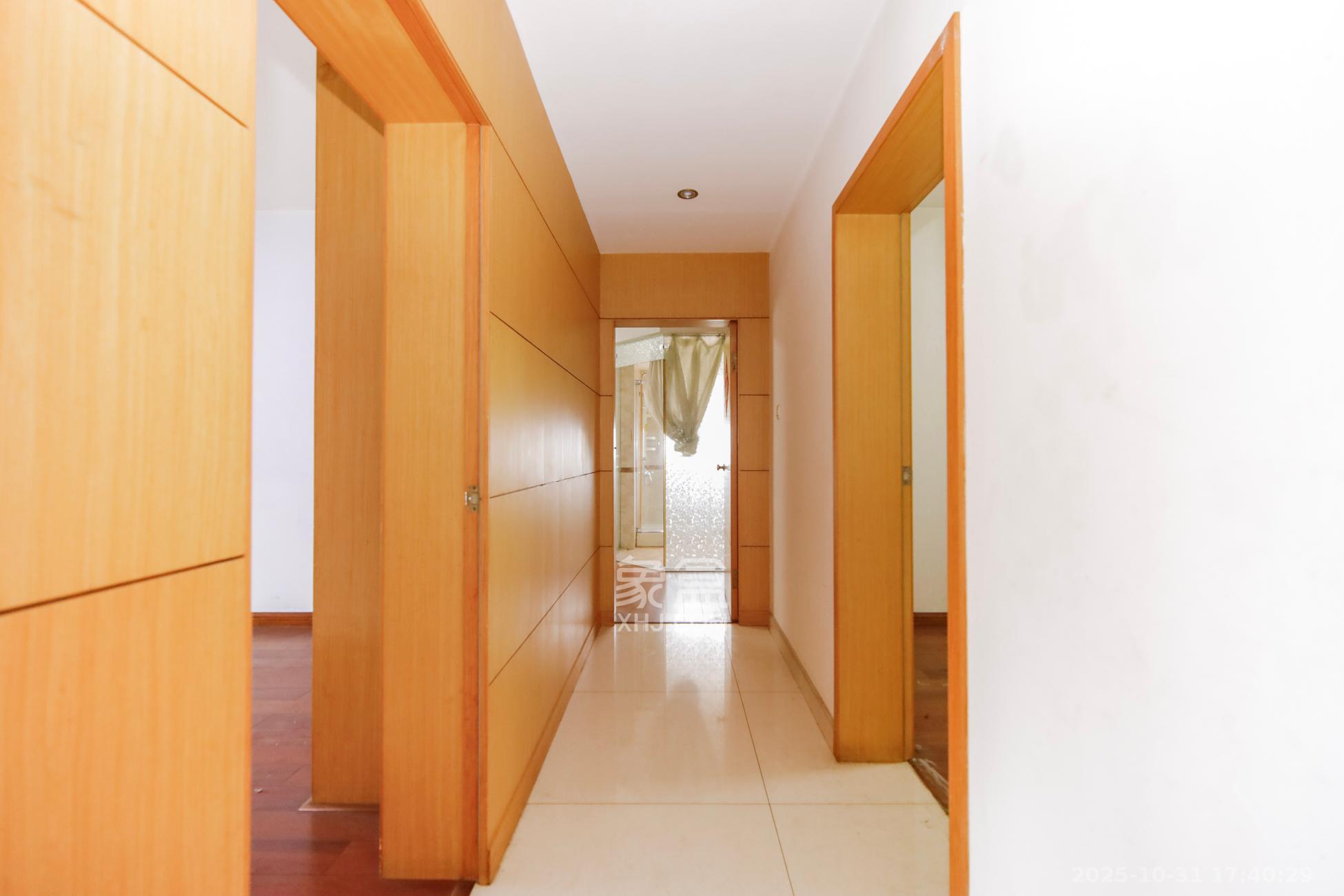 路桥大厦  4室2厅2卫    125.0万其他