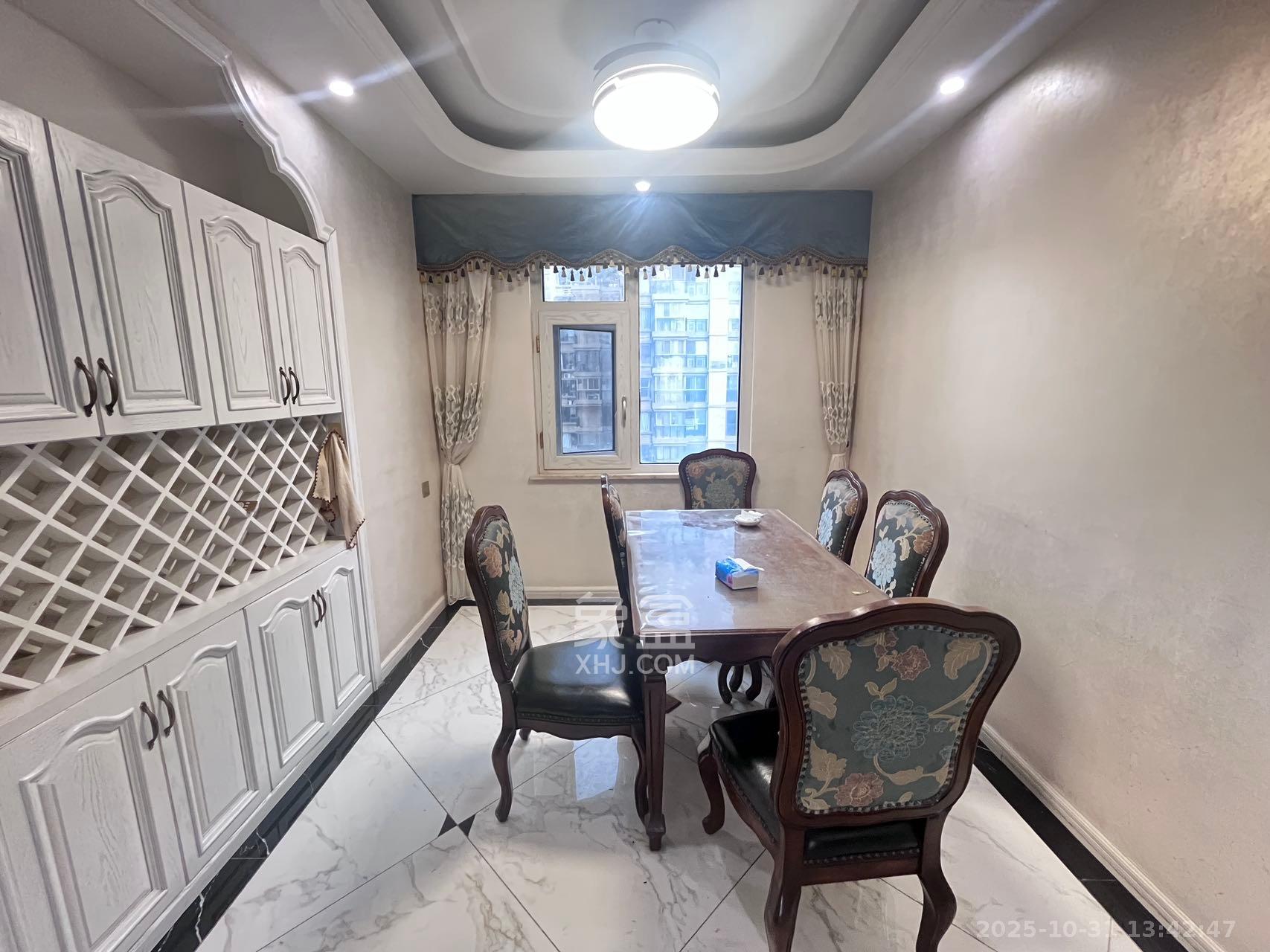 江山帝景雅典  3室2厅2卫    3400.0元/月室内图