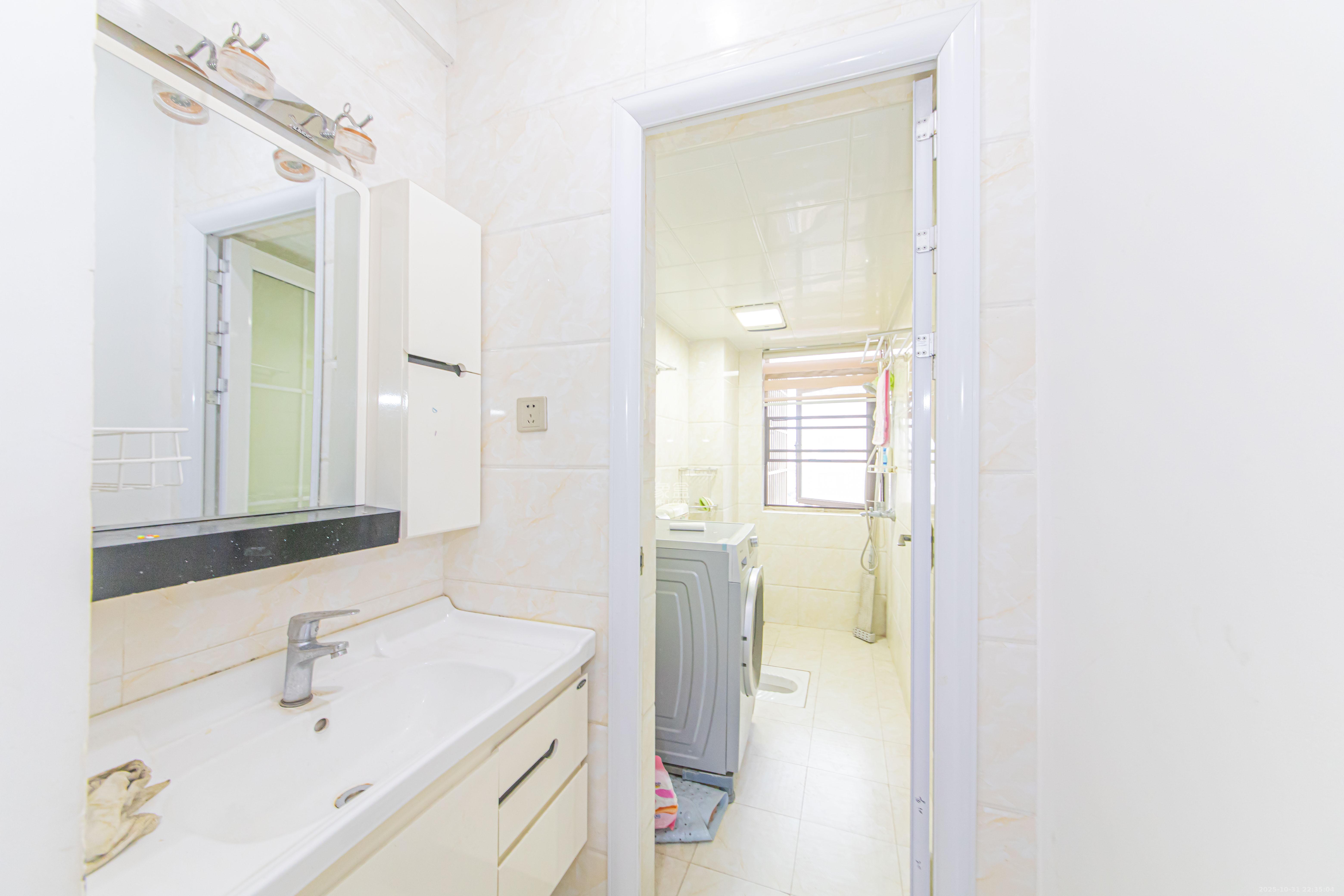 金房奥斯卡  4室2厅1卫    113.0万卫生间