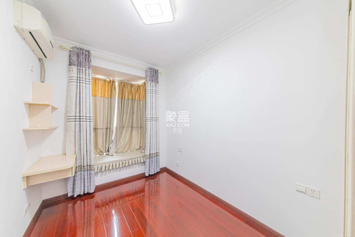 德泽苑 5室2厅2卫 108.0万 德泽苑 5室2厅2卫 108.0万卧室