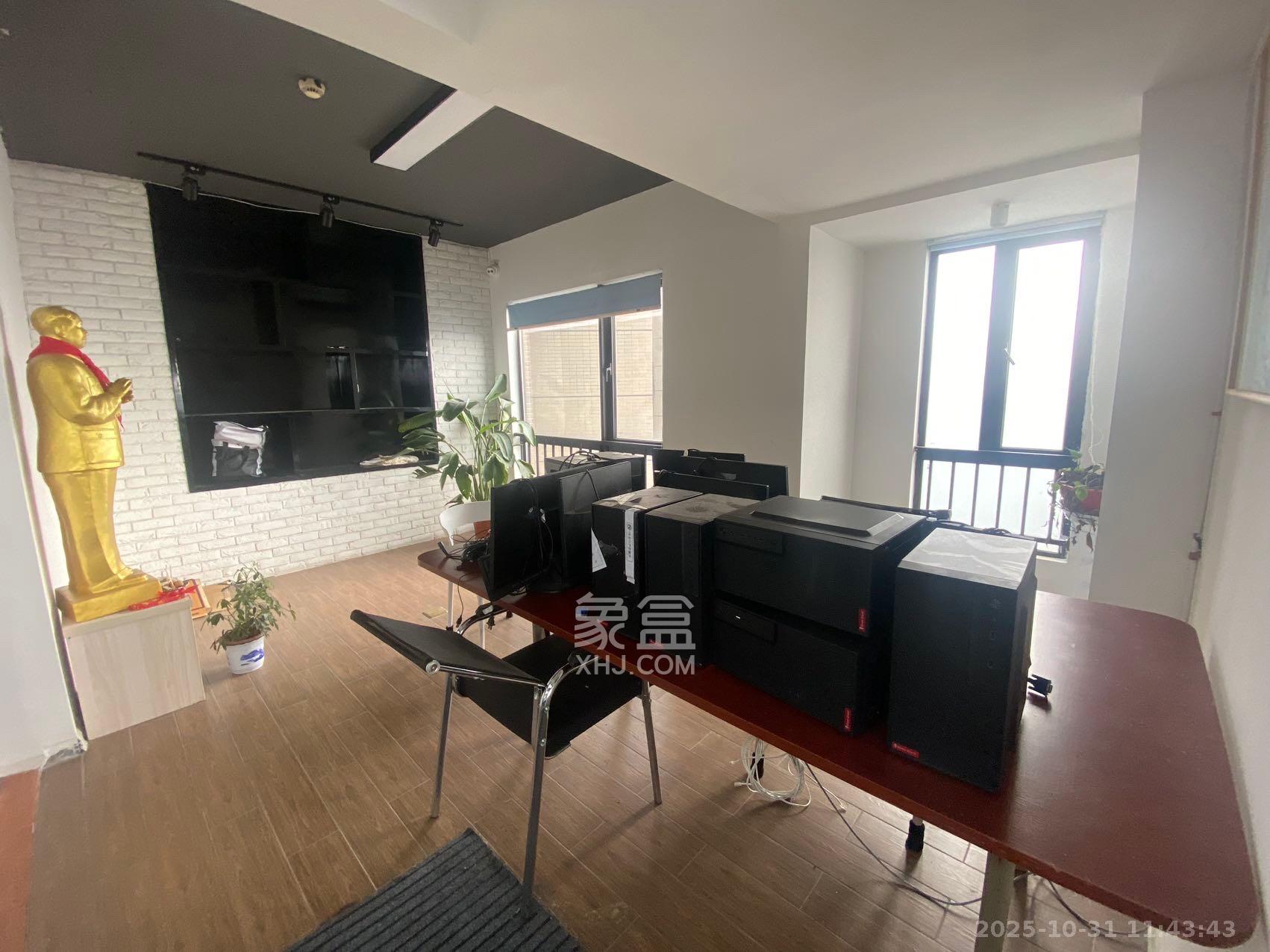 达美D6区  4室2厅2卫    4000.0元/月室内图