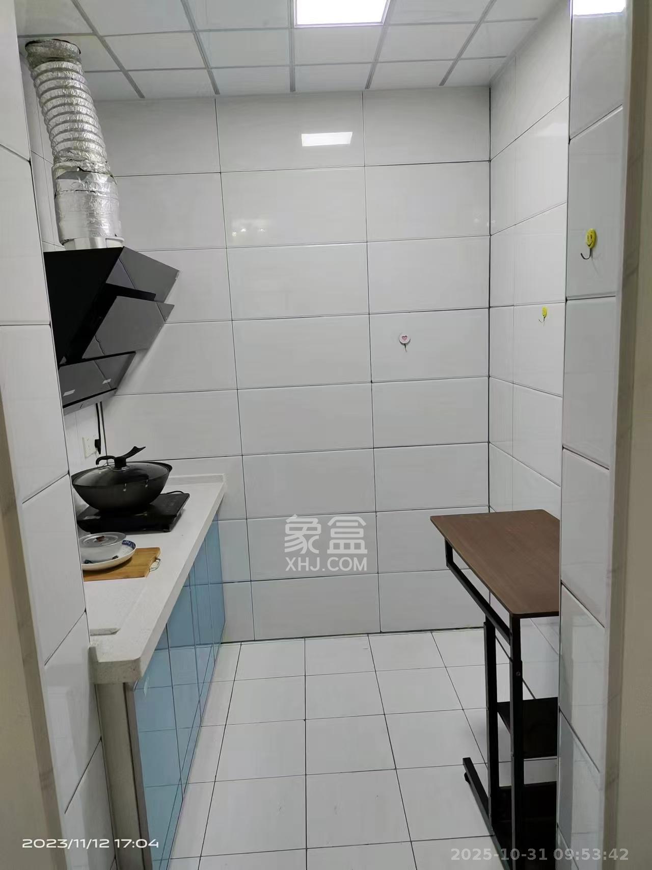 欧莱雅郡  1室1厅1卫    1100.0元/月室内图