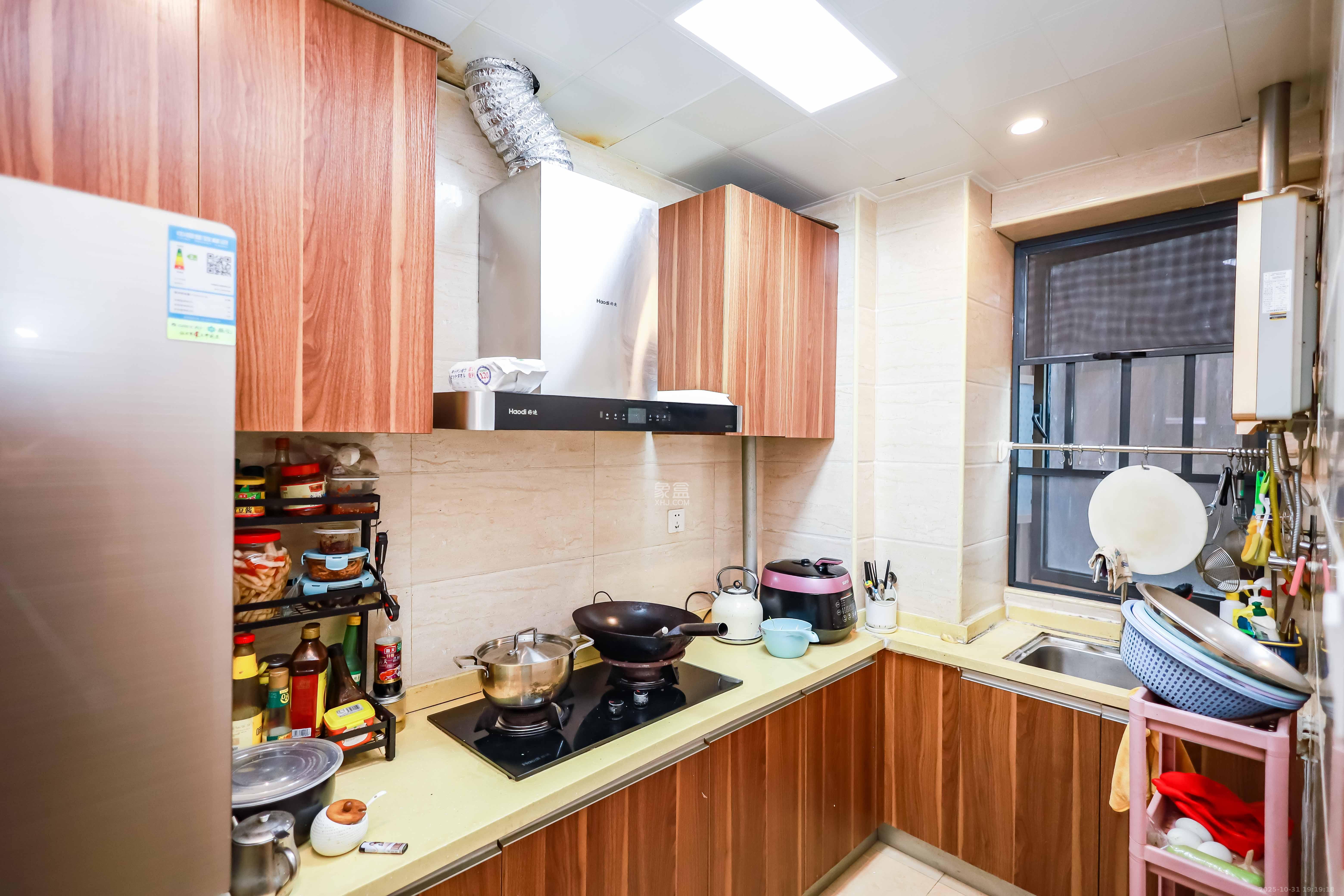 麓谷小镇  3室2厅1卫    58.8万厨房