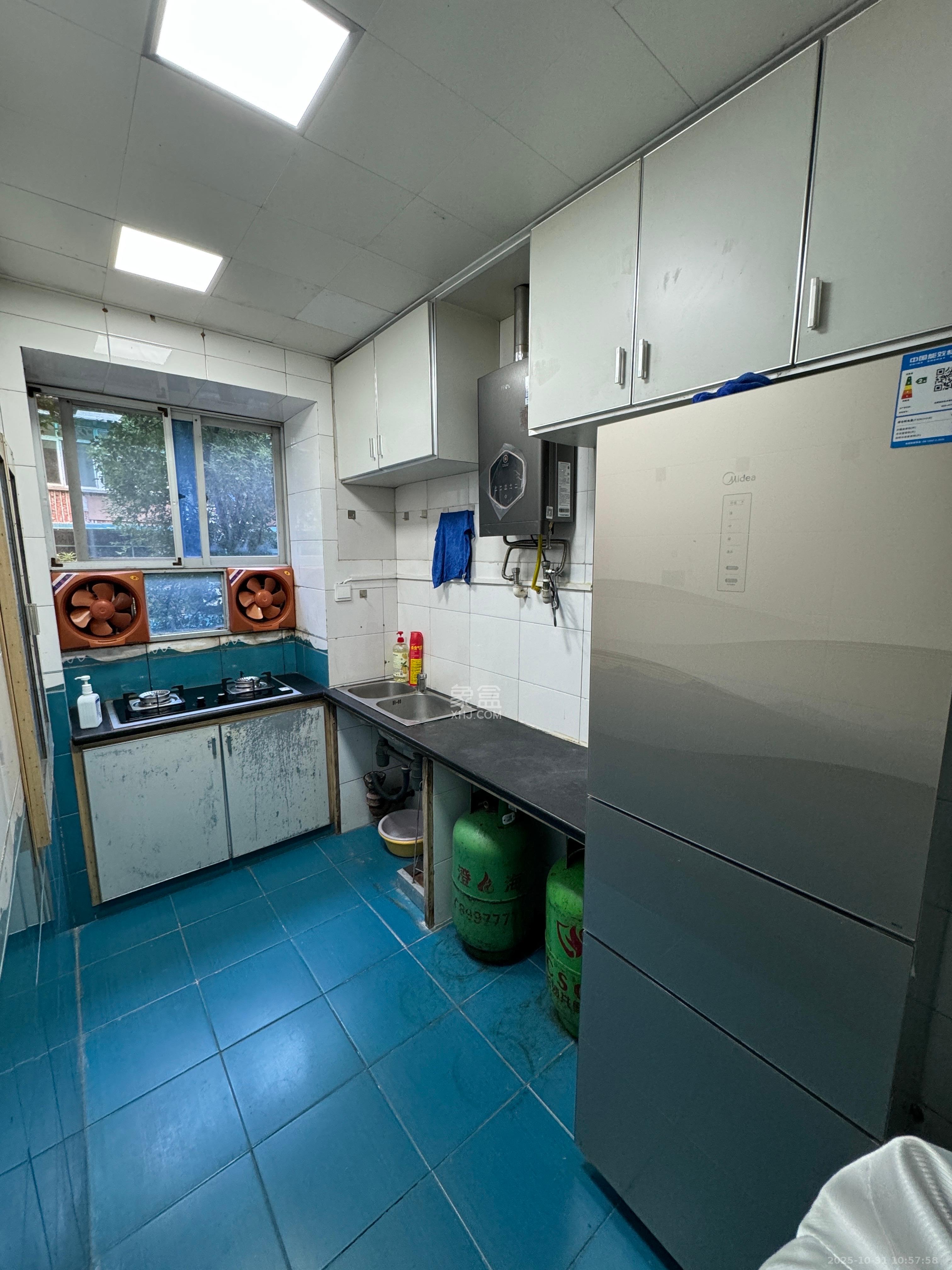 牛婆塘社区 3室2厅1卫 2000.0元/月 牛婆塘社区 3室2厅1卫 2000.0元/月室内图