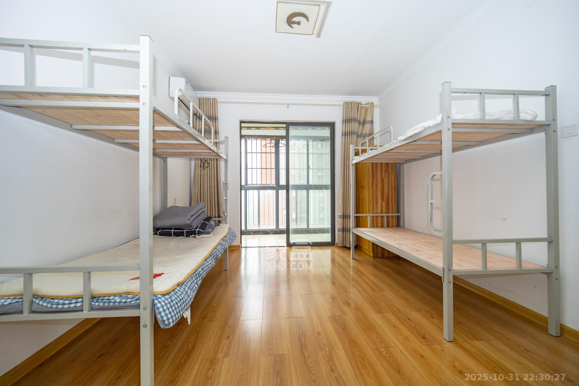 华润凤凰城二期  3室2厅2卫    72.5万卧室