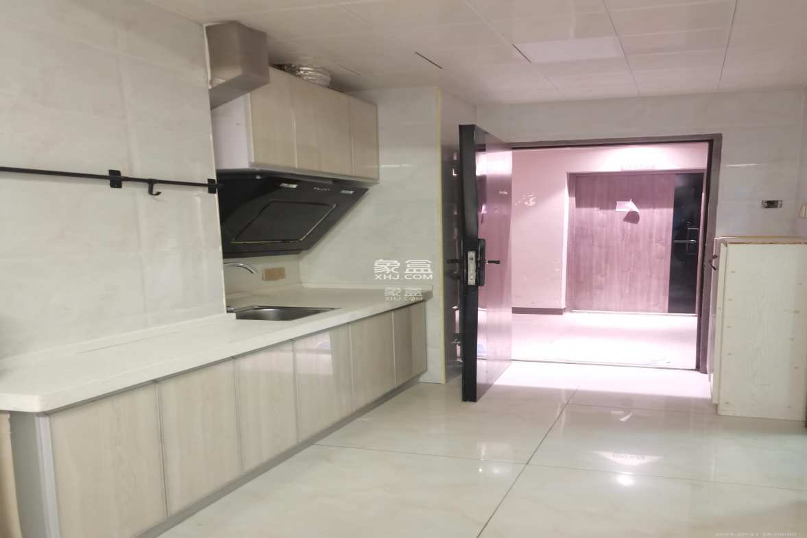 新世界广场 1室0厅1卫 1399.0元/月 新世界广场 1室0厅1卫 1399.0元/月室内图