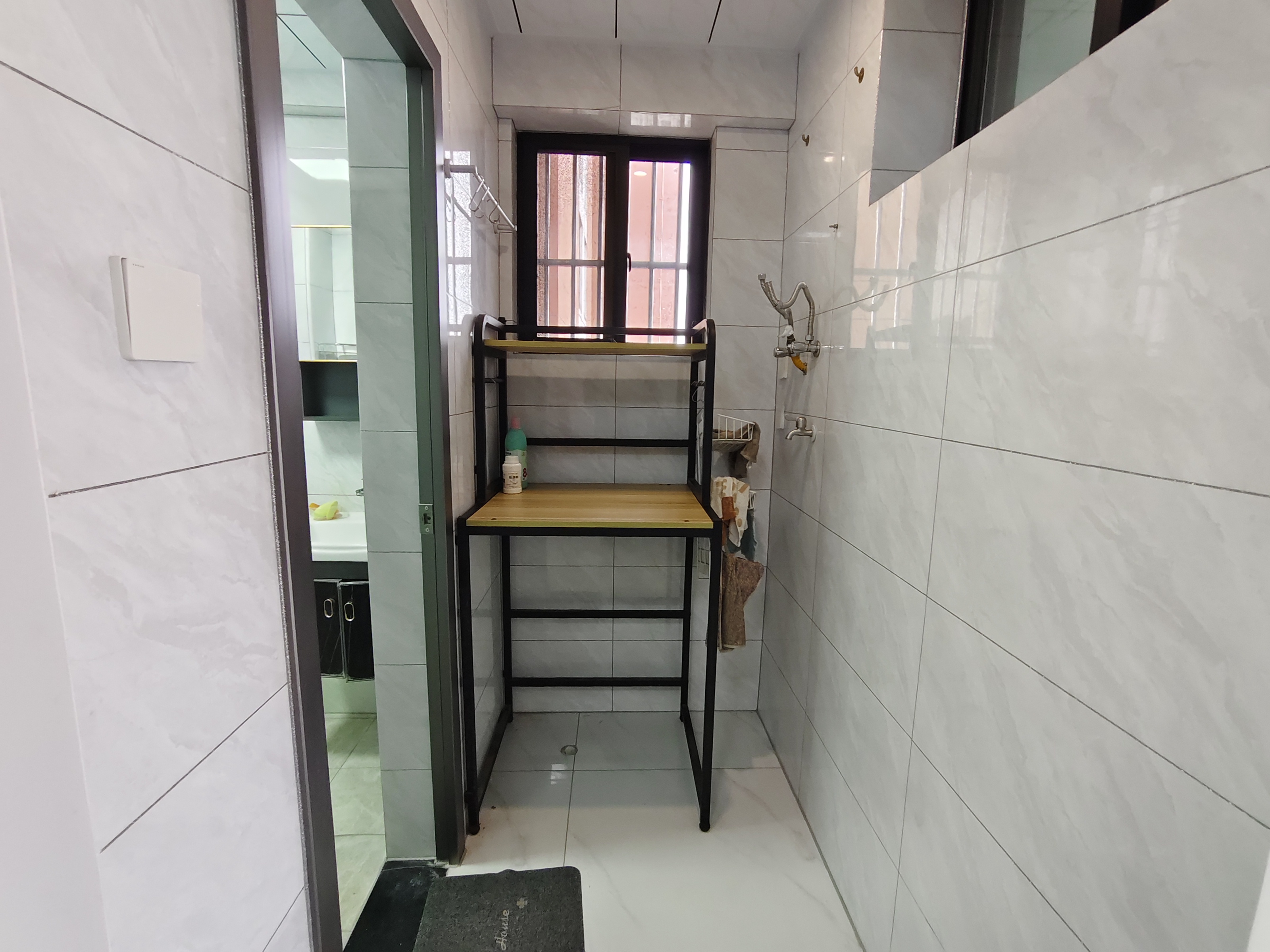 新大洲教师住宅小区 2室2厅1卫 1800.0元/月 新大洲教师住宅小区 2室2厅1卫 1800.0元/月室内图