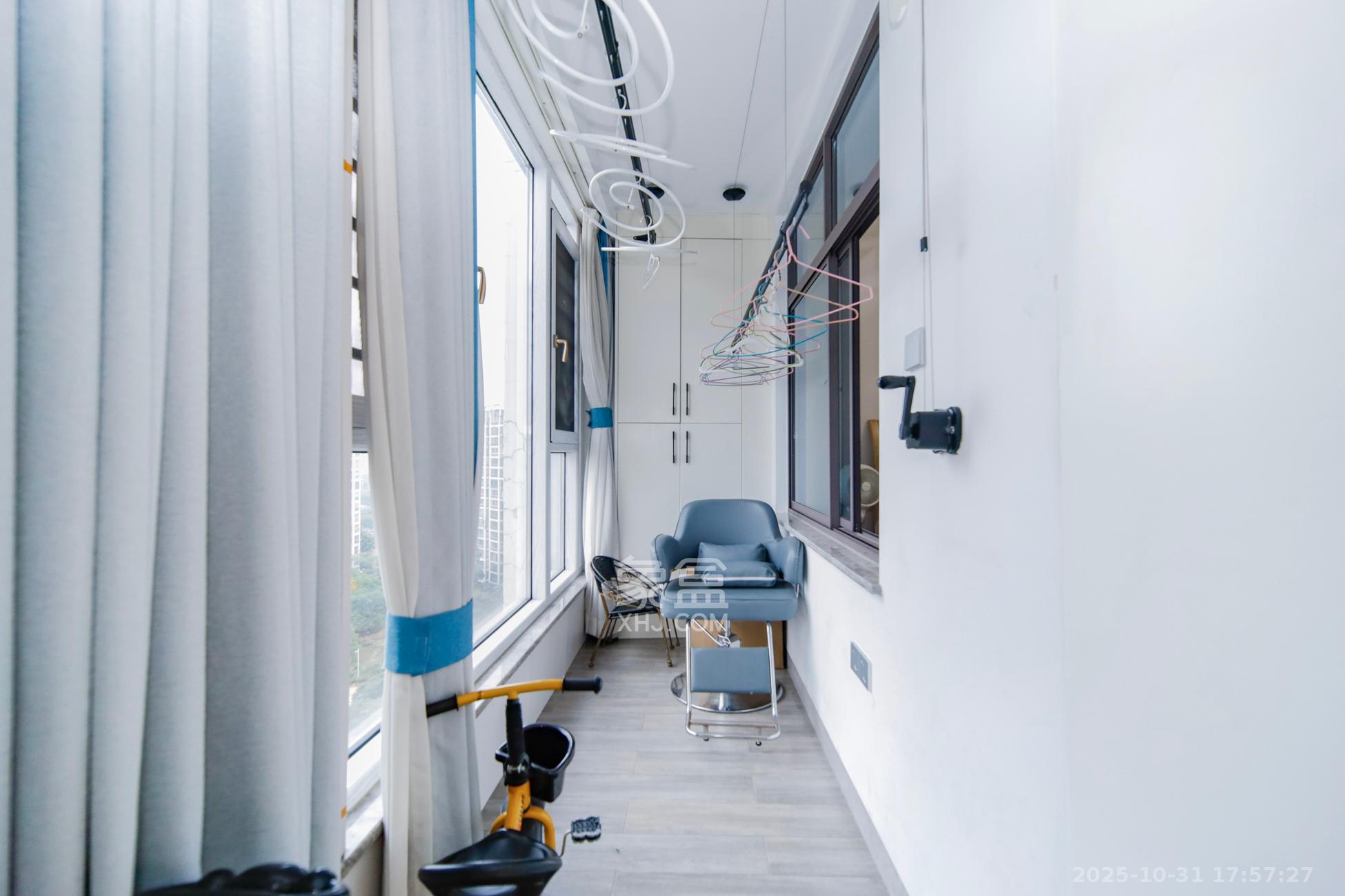 中建桂苑  3室2厅1卫    108.0万阳台