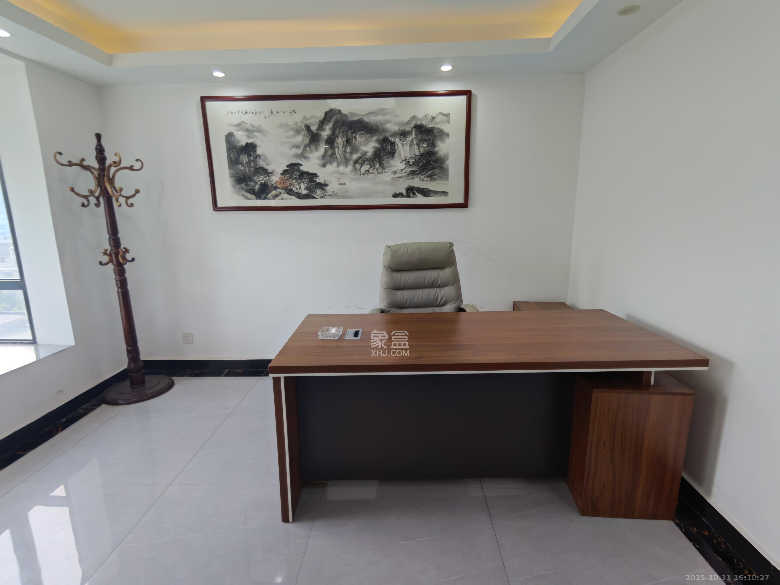 财富港湾(绿领大厦)  3室2厅1卫    3200.0元/月 财富港湾(绿领大厦)  3室2厅1卫    3200.0元/月室内图