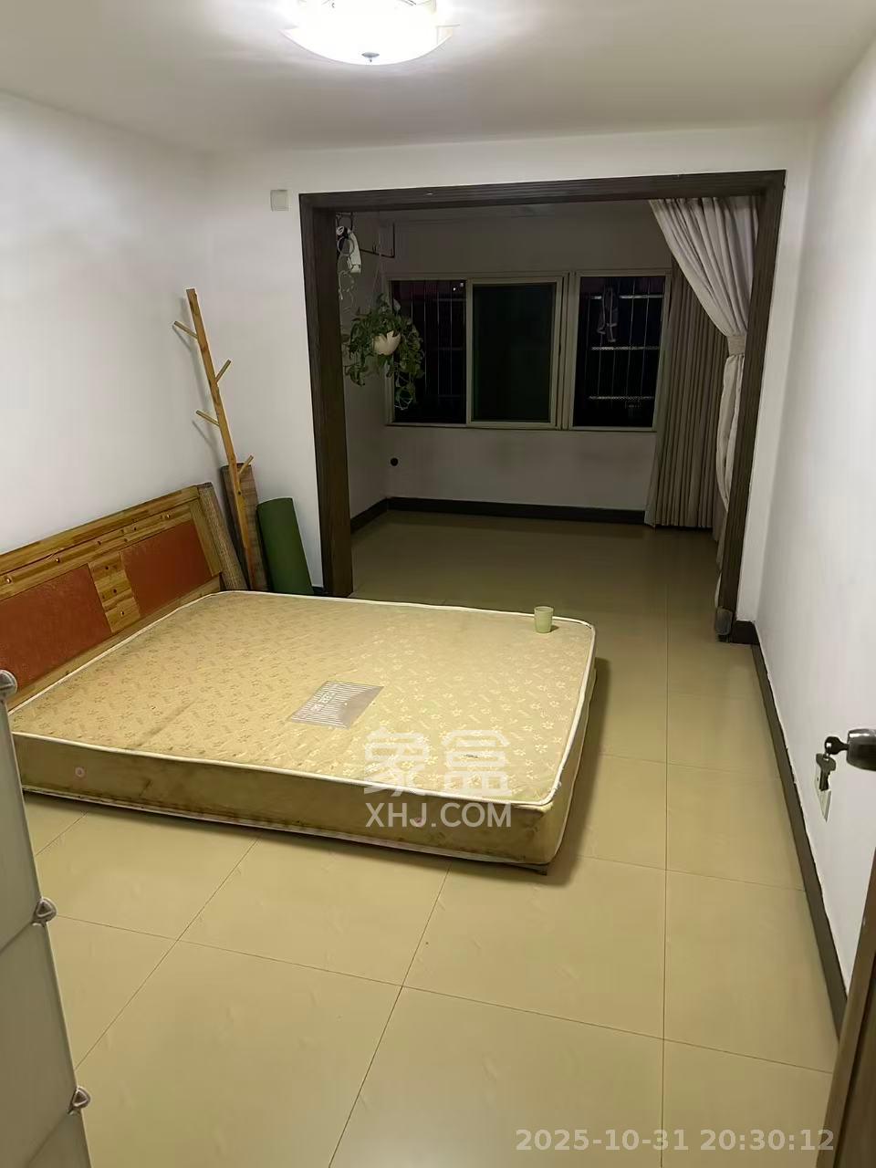 建丰公寓(长沙卷烟厂宿舍)  4室2厅2卫    2000.0元/月 建丰公寓(长沙卷烟厂宿舍)  4室2厅2卫    2000.0元/月室内图