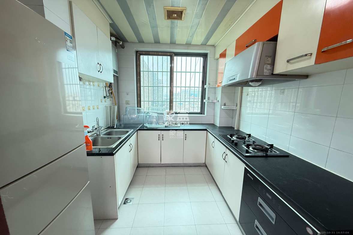 天峰名苑 3室2厅2卫 2800.0元/月 天峰名苑 3室2厅2卫 2800.0元/月室内图