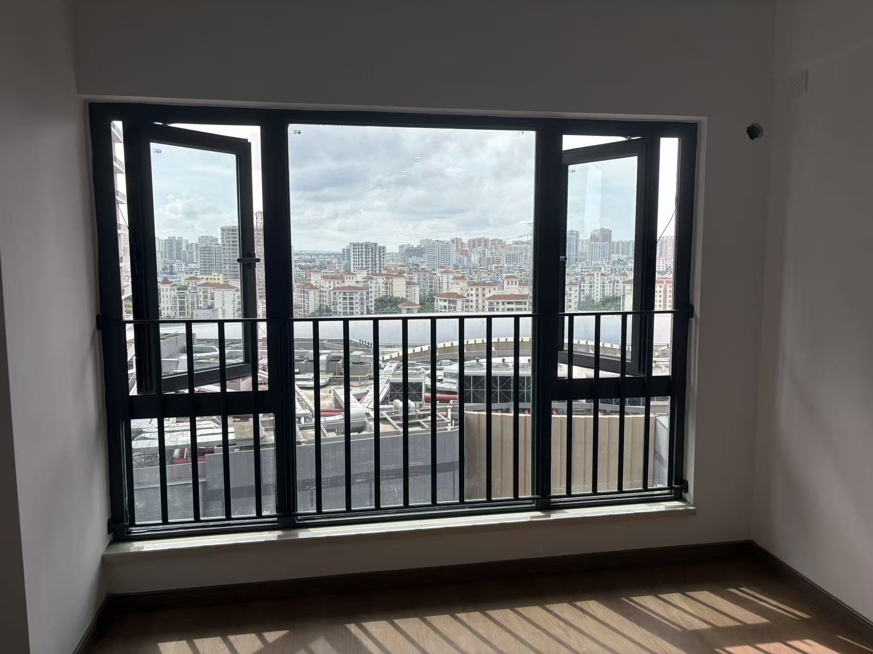 龙湖光年  2室2厅2卫    3000.0元/月室内图