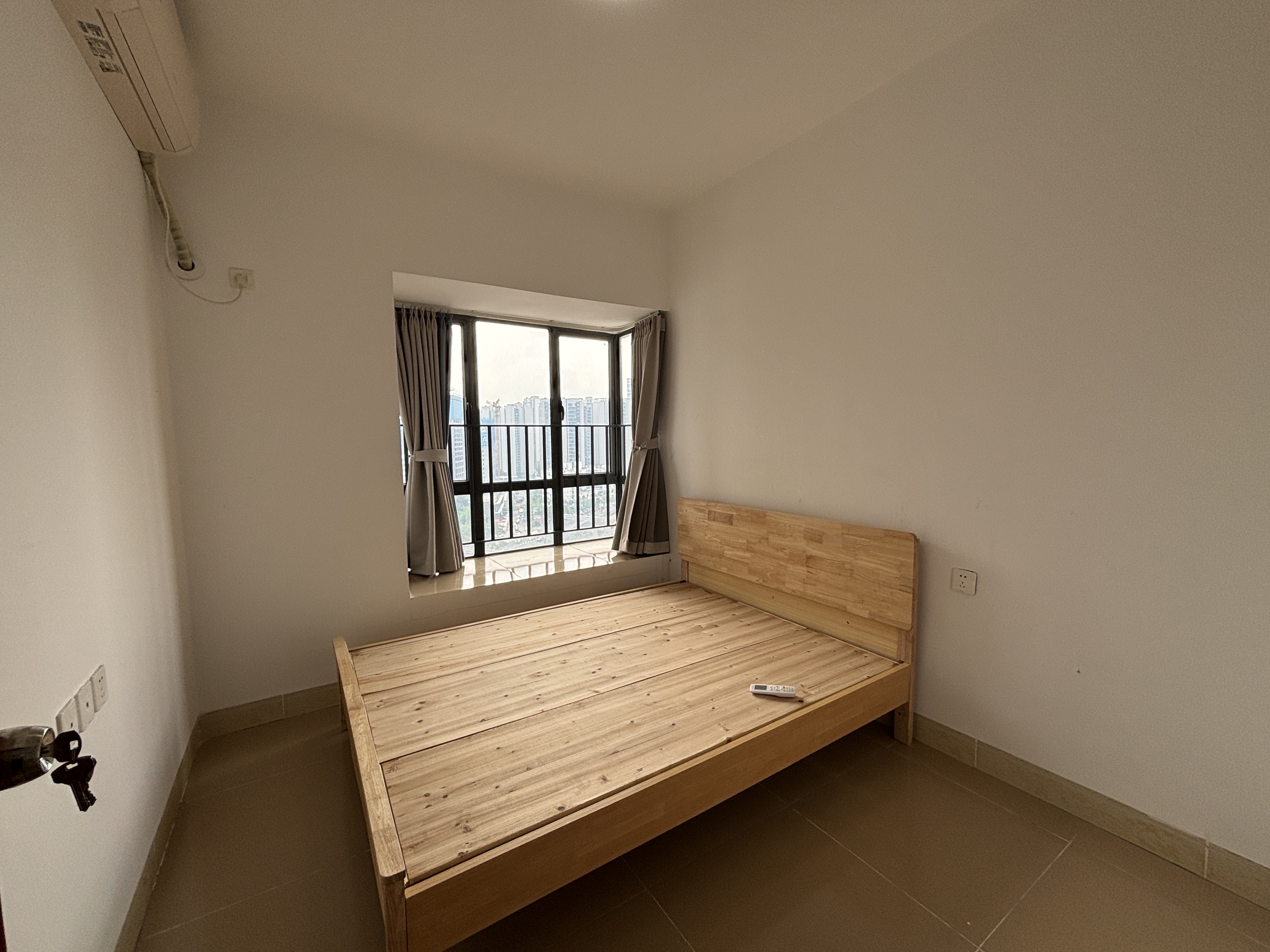 冠盛天泽园  3室2厅1卫    2600.0元/月 冠盛天泽园  3室2厅1卫    2600.0元/月室内图