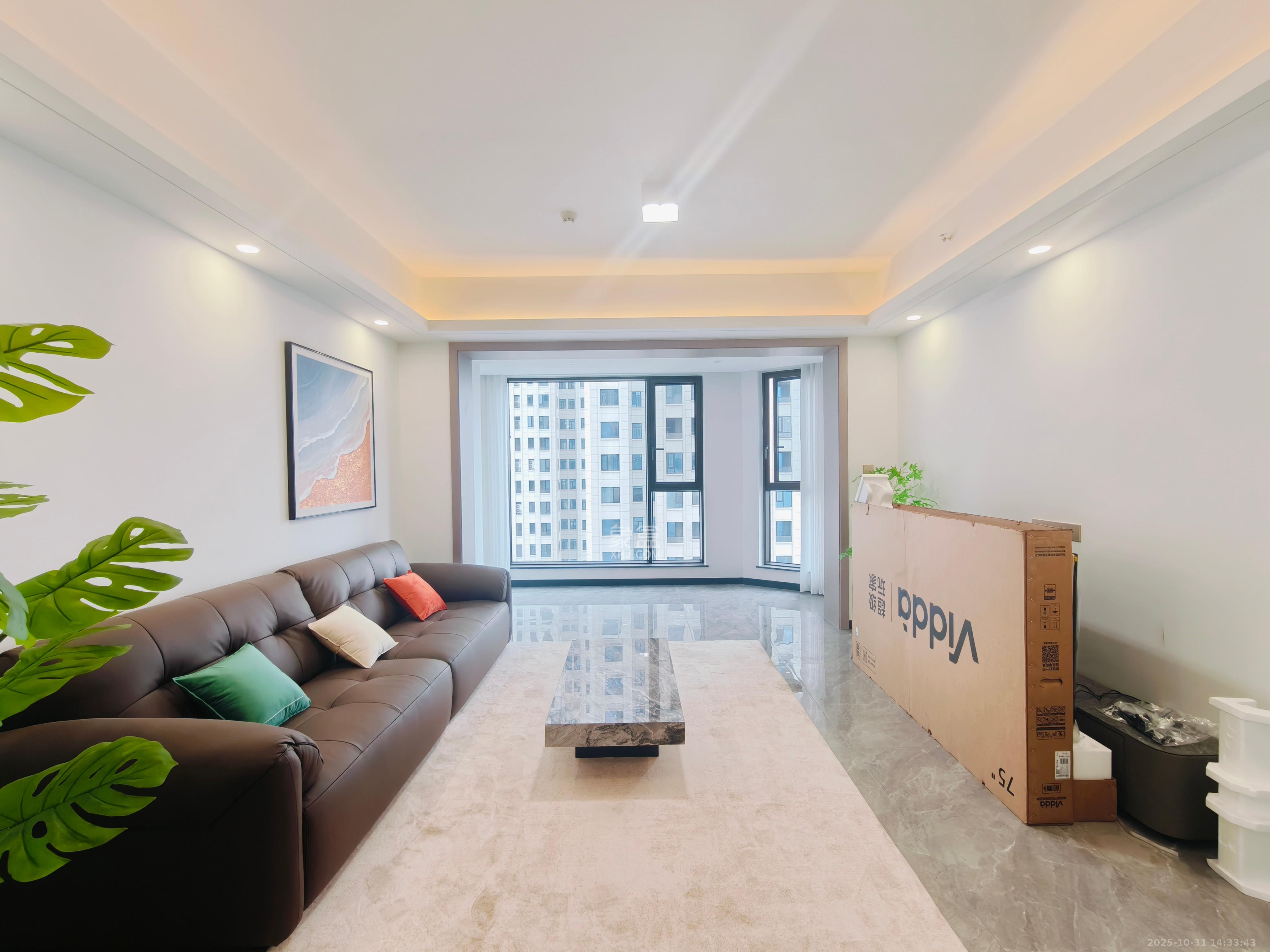 富兴时代御城  4室2厅3卫    9500.0元/月