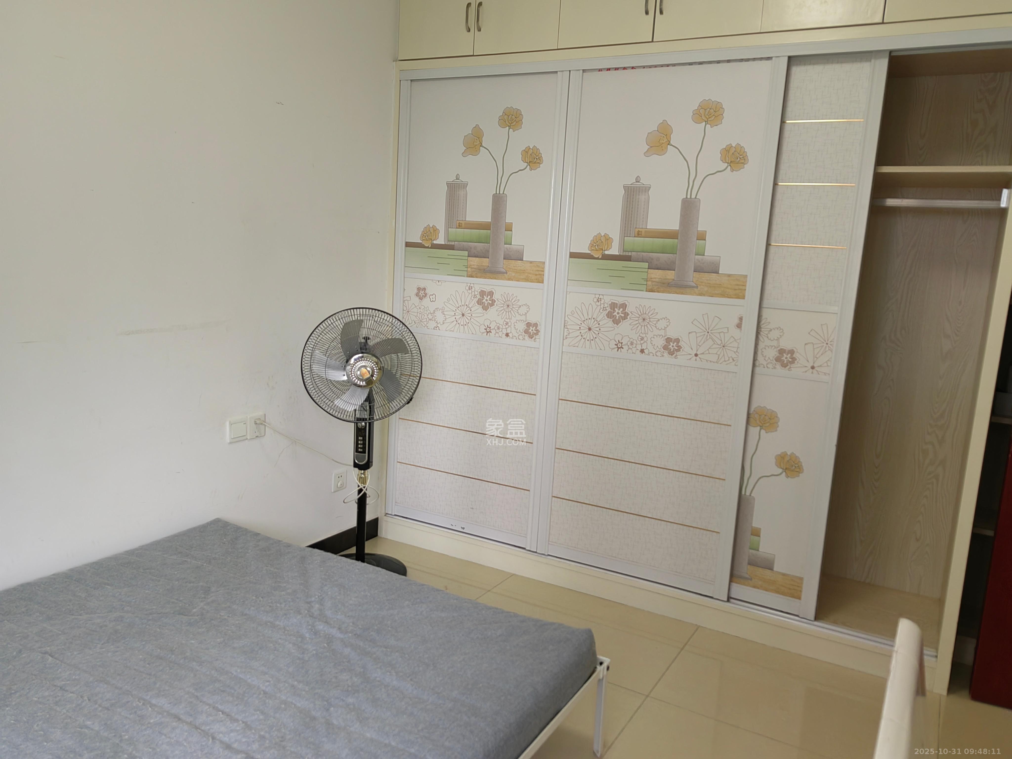 地华梅溪湖畔  2室2厅1卫    2500.0元/月室内图