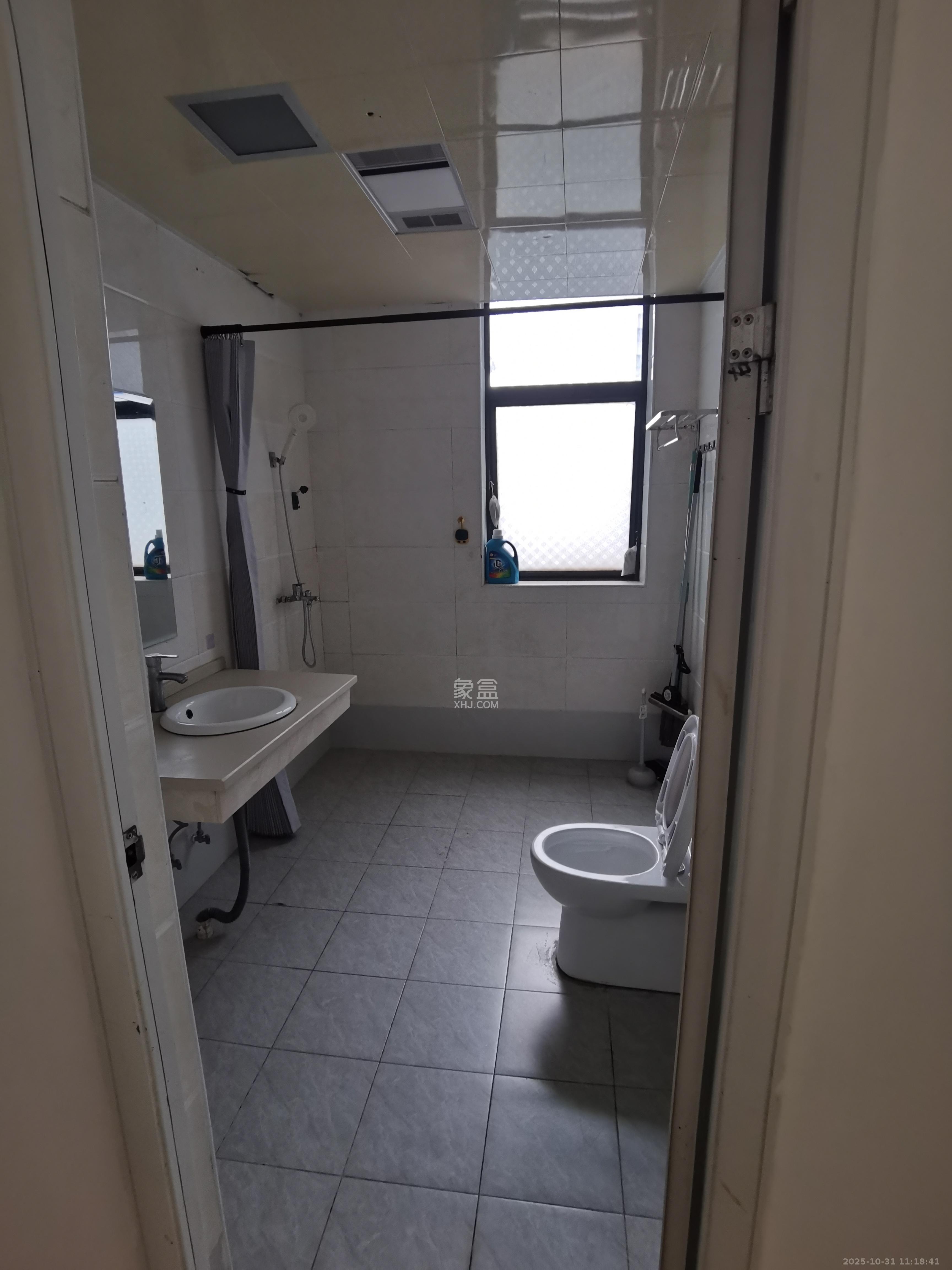 湘江世纪城揽江苑  3室2厅2卫    3000.0元/月室内图