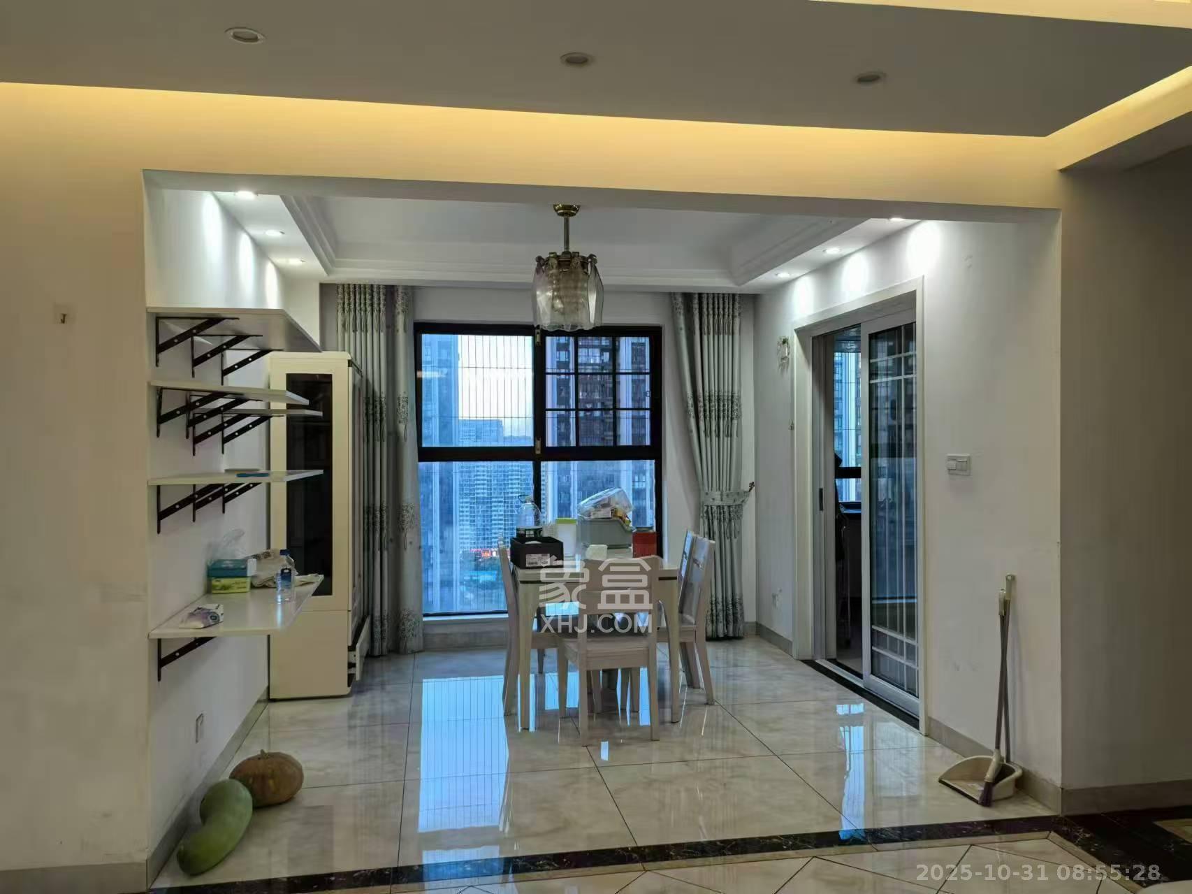 绿地之窗  3室2厅2卫    2800.0元/月室内图