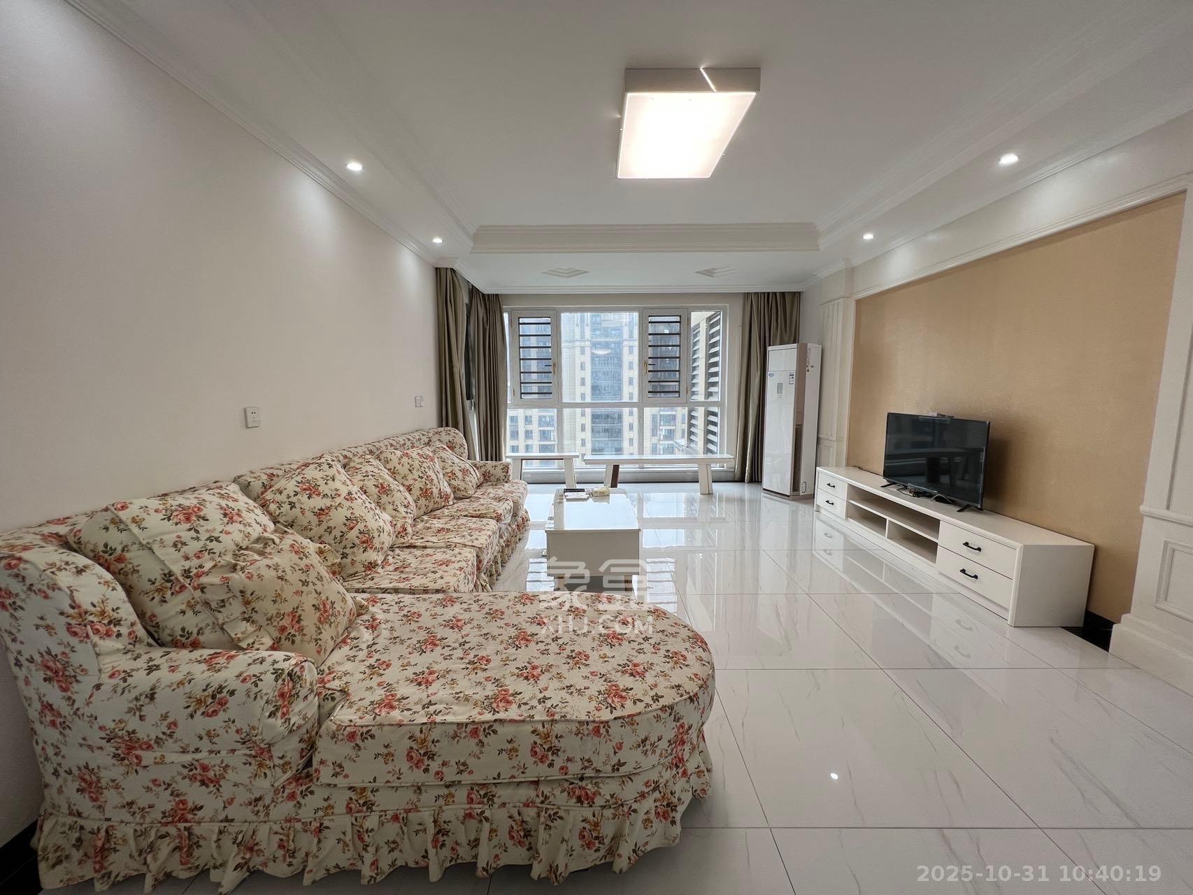 梅溪湖金茂悦（金悦雅苑）  1室2厅2卫    3500.0元/月