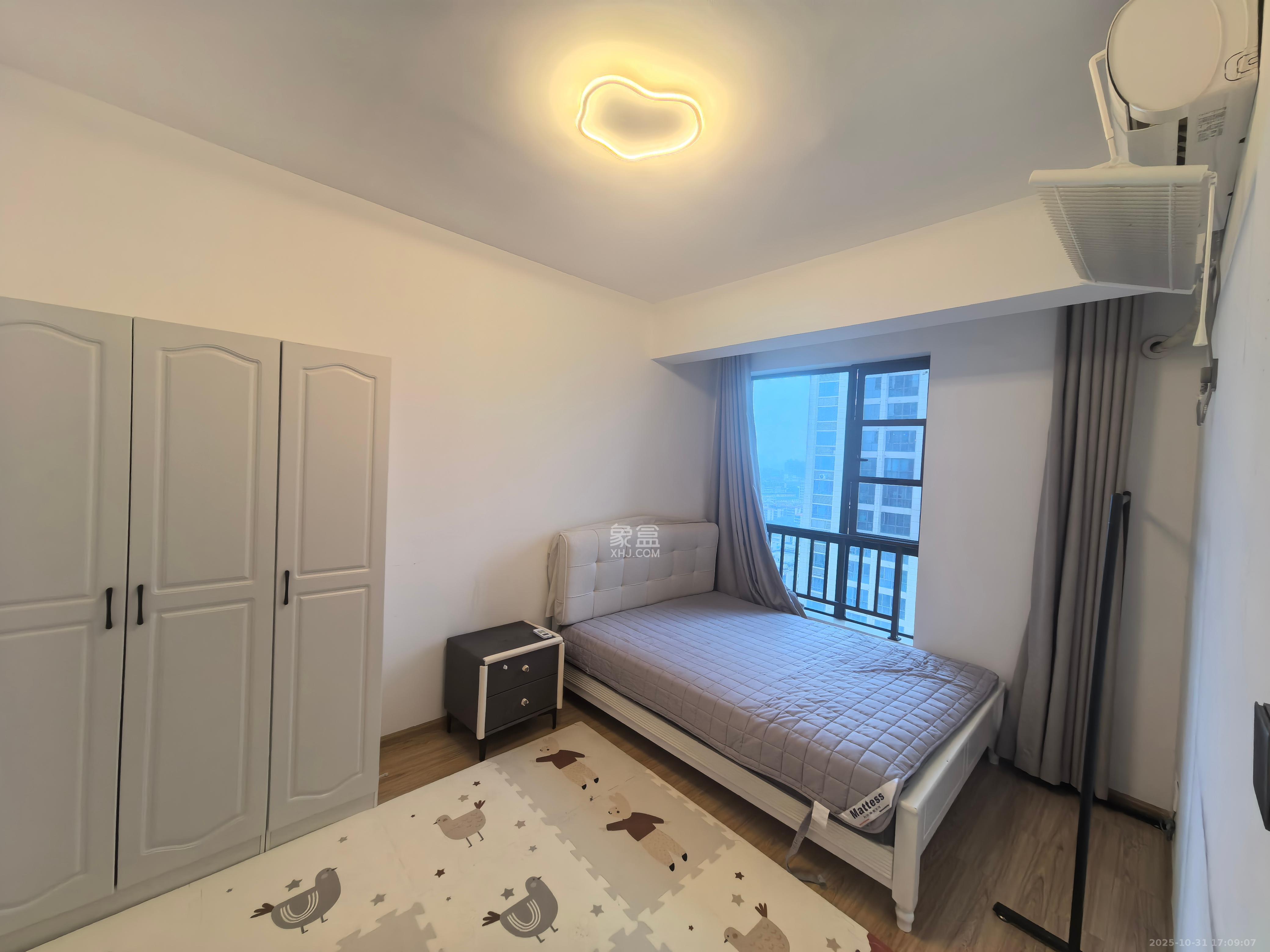 天下一家  3室2厅1卫    2900.0元/月室内图