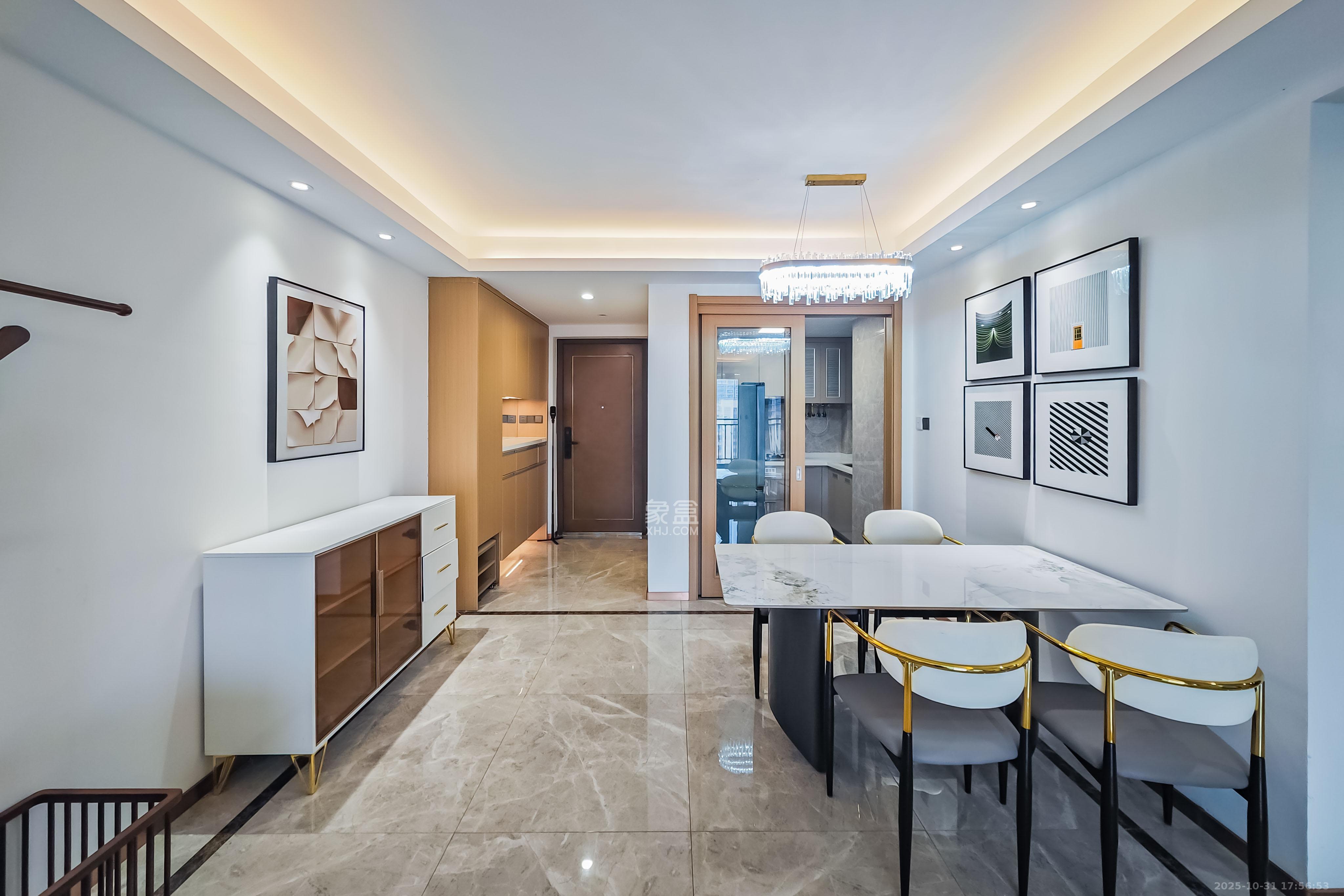 旭辉雨花郡  3室2厅2卫    155.0万客厅